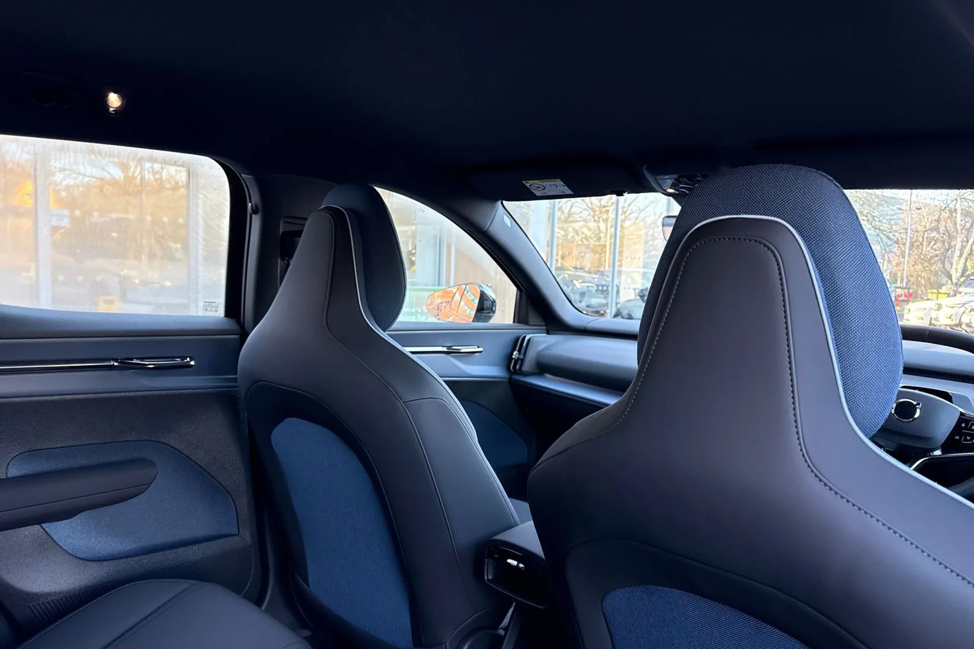 Volvo EX30 thumbnail image number 24