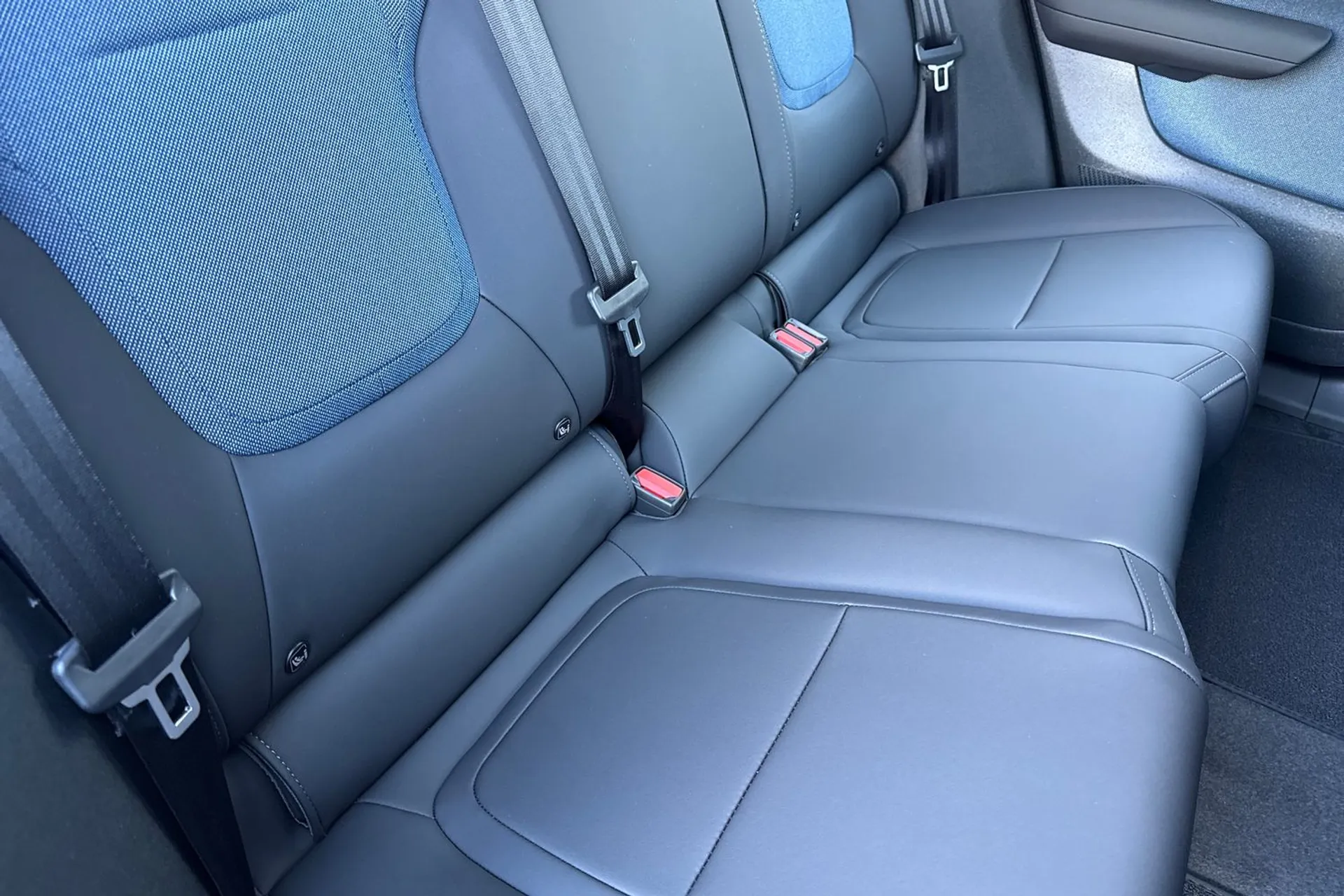 Volvo EX30 thumbnail image number 25