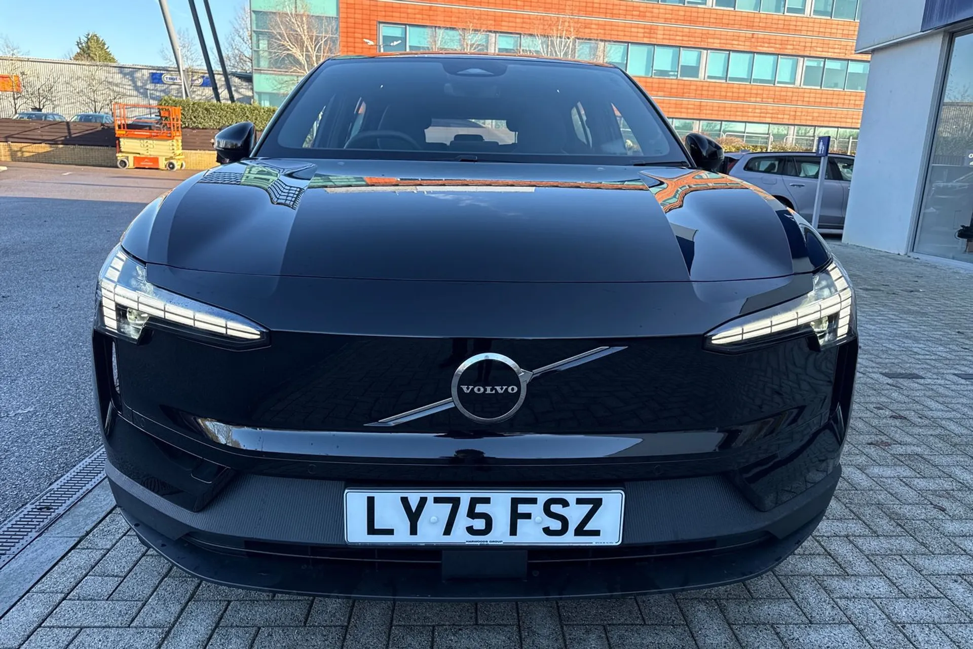 Volvo EX30 thumbnail image number 13