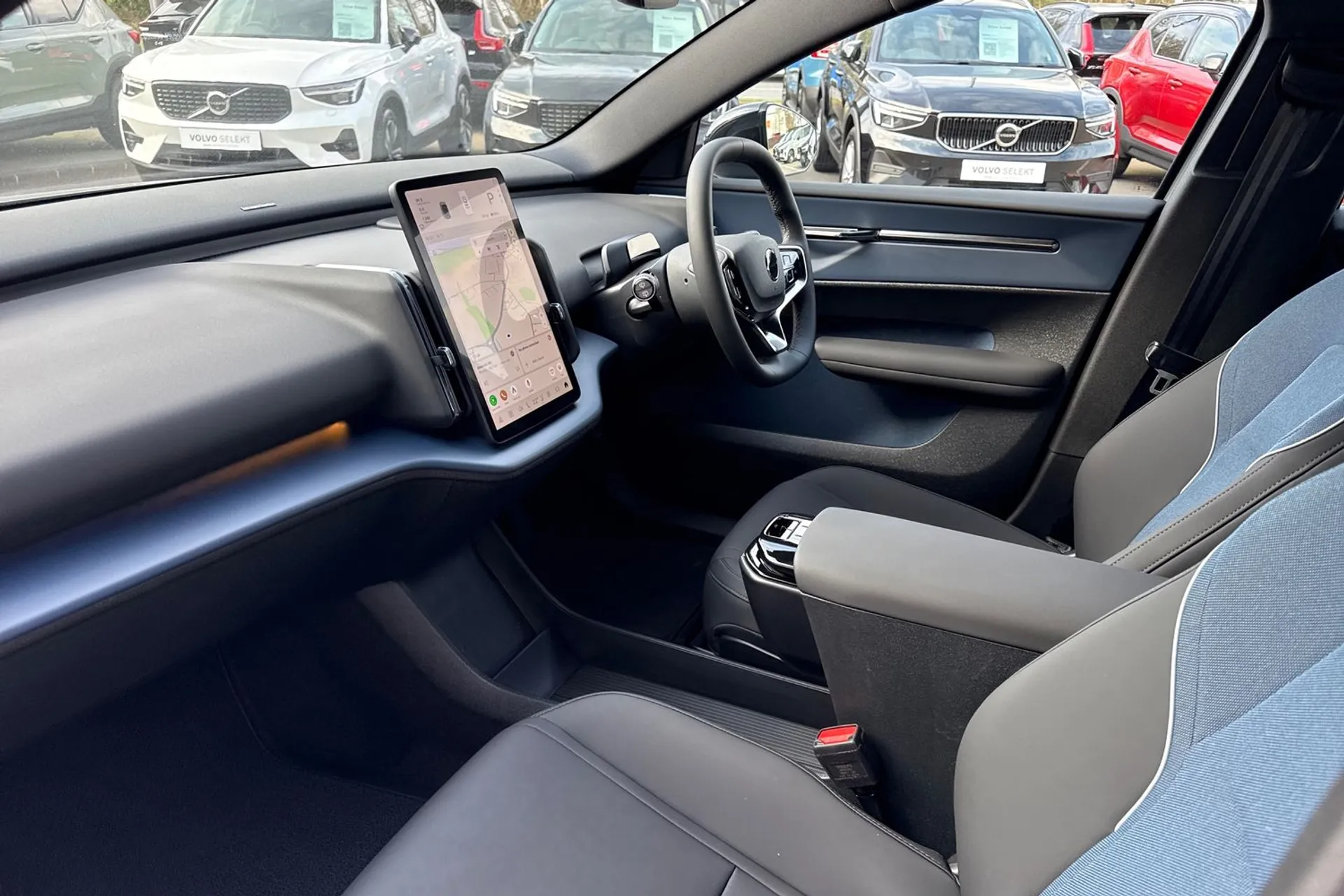 Volvo EX30 thumbnail image number 27