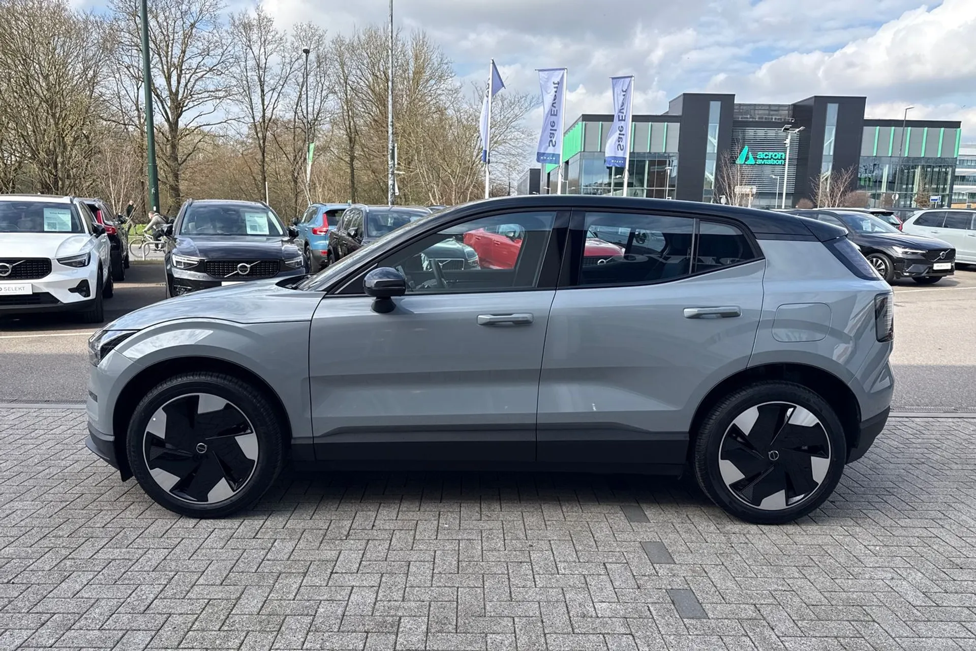 Volvo EX30 thumbnail image number 11