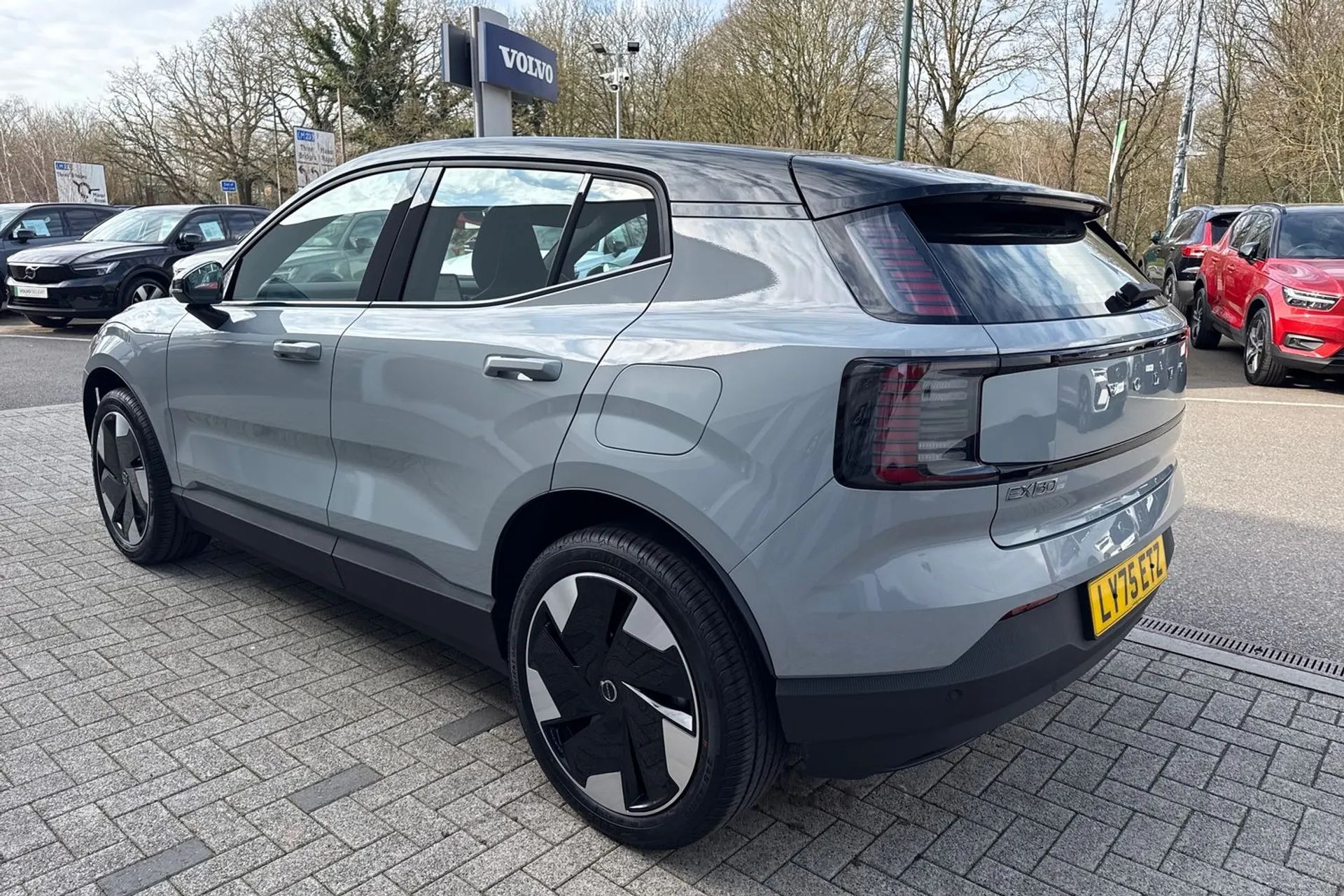 Volvo EX30 thumbnail image number 10