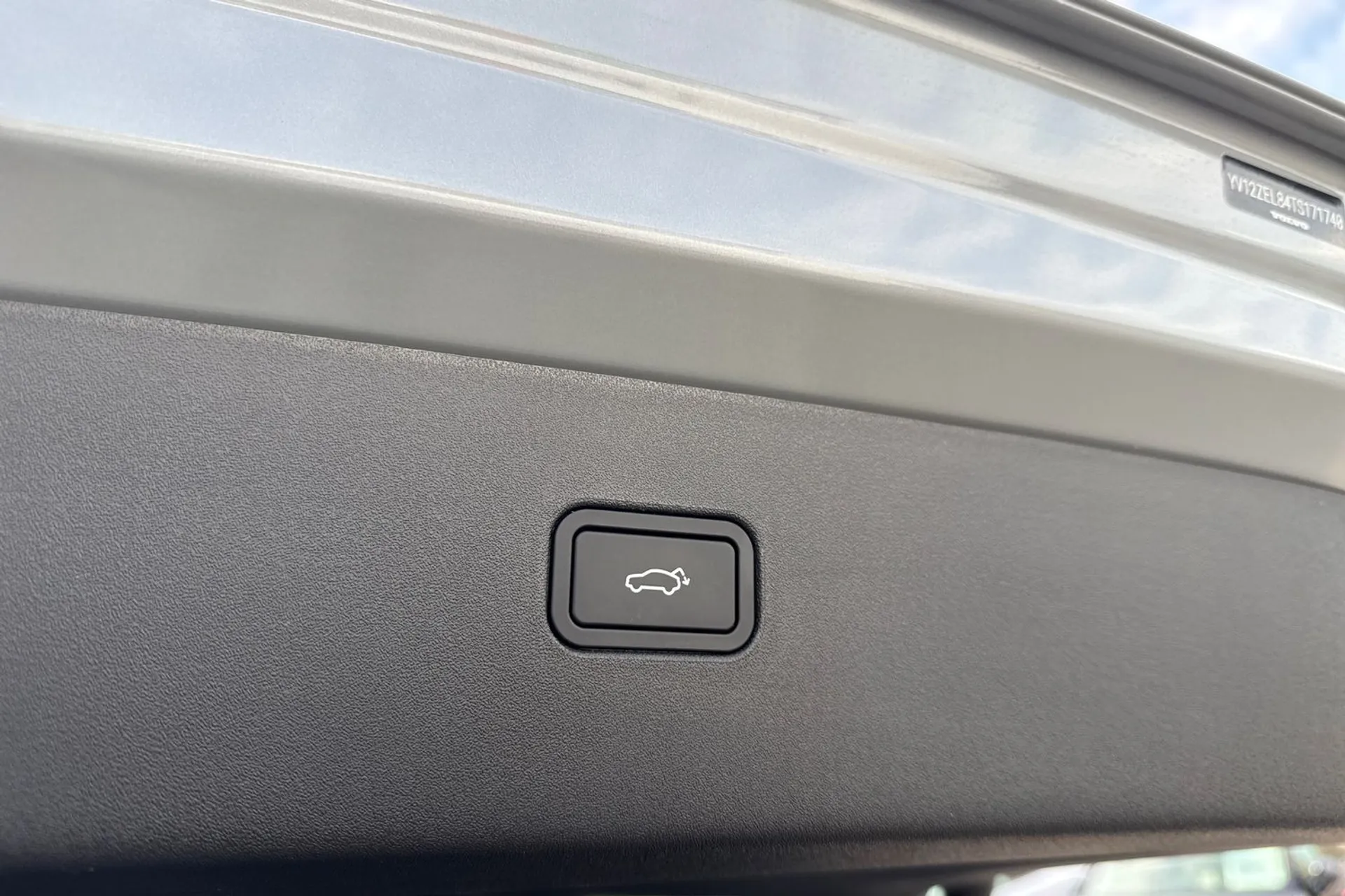 Volvo EX30 thumbnail image number 21