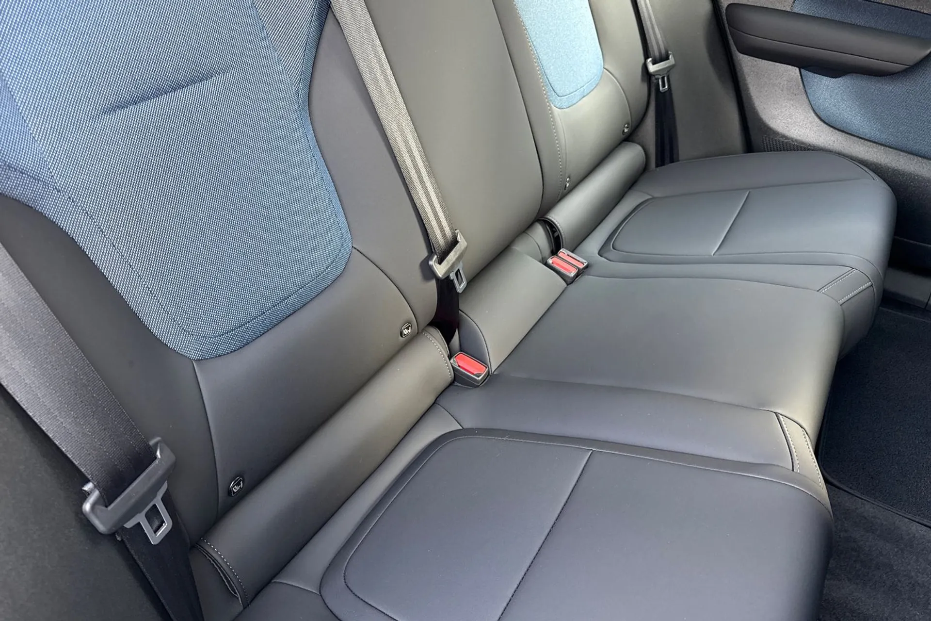 Volvo EX30 thumbnail image number 25