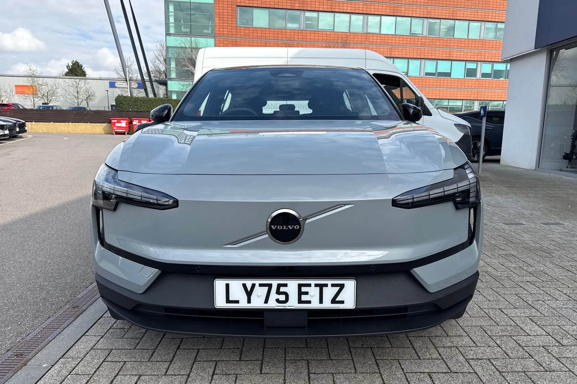 Volvo EX30 thumbnail image number 13