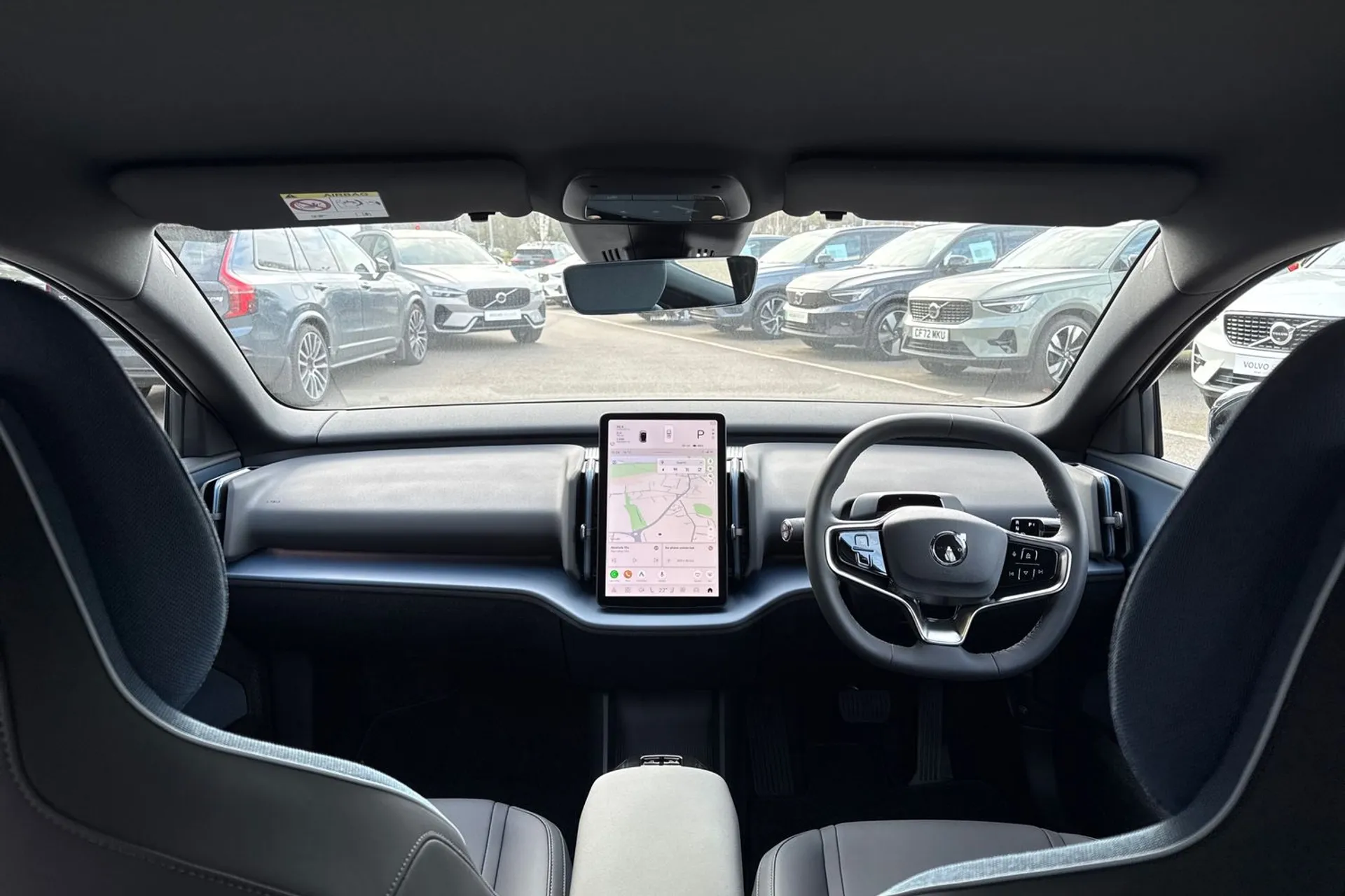 Volvo EX30 thumbnail image number 3