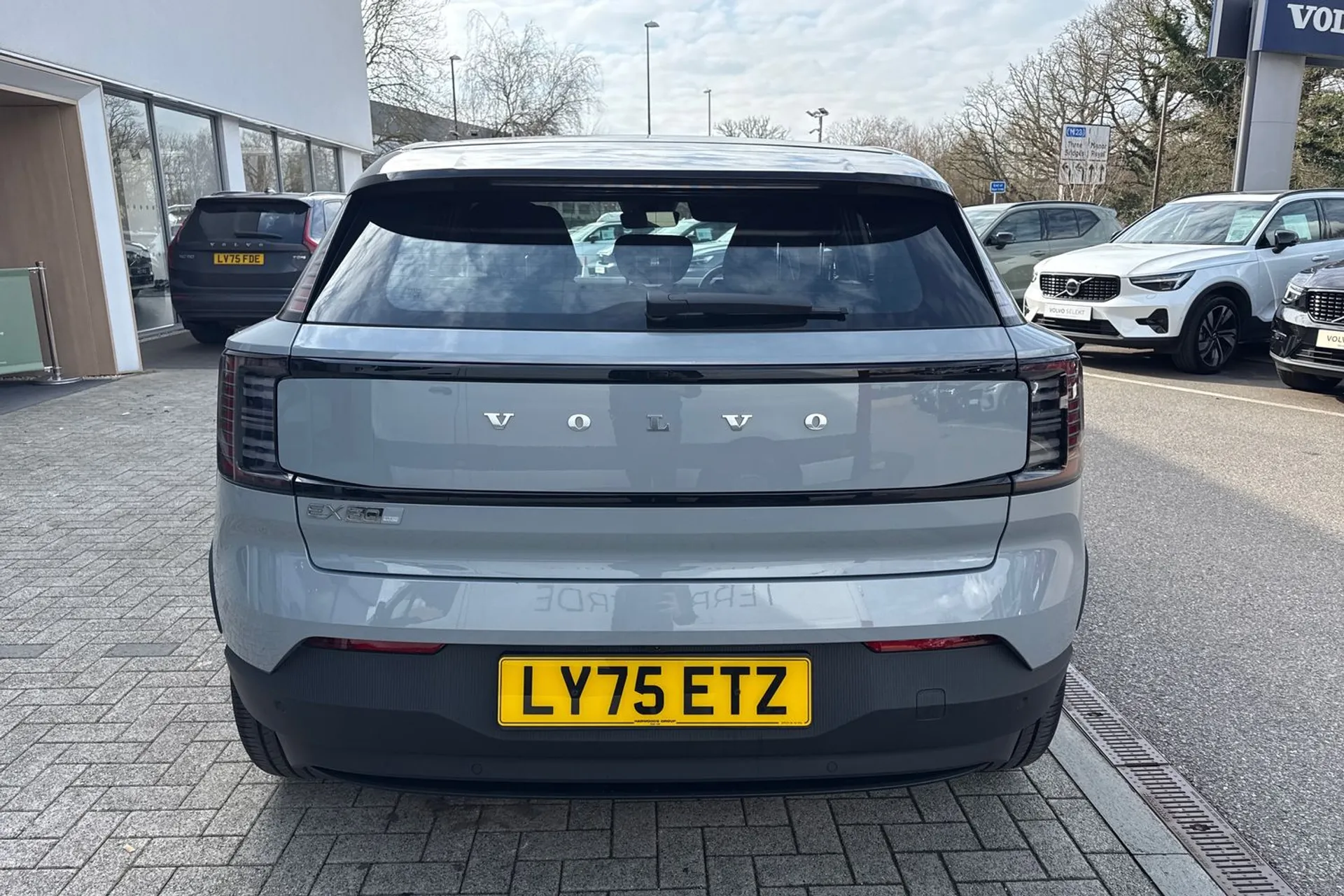 Volvo EX30 thumbnail image number 9