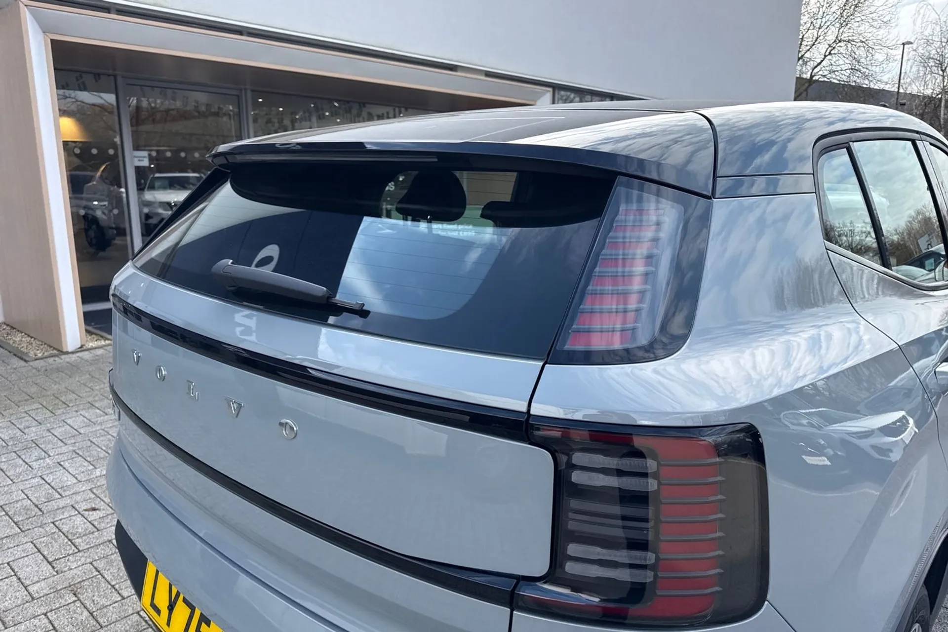 Volvo EX30 thumbnail image number 16