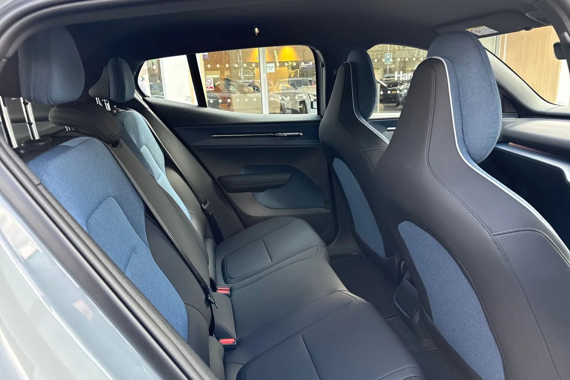 Volvo EX30 thumbnail image number 23