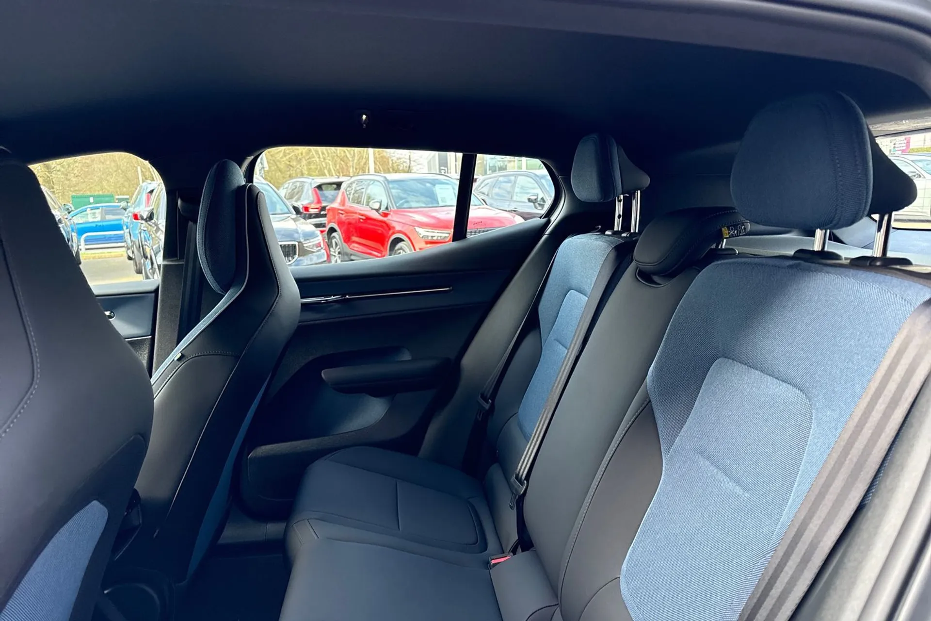 Volvo EX30 thumbnail image number 30