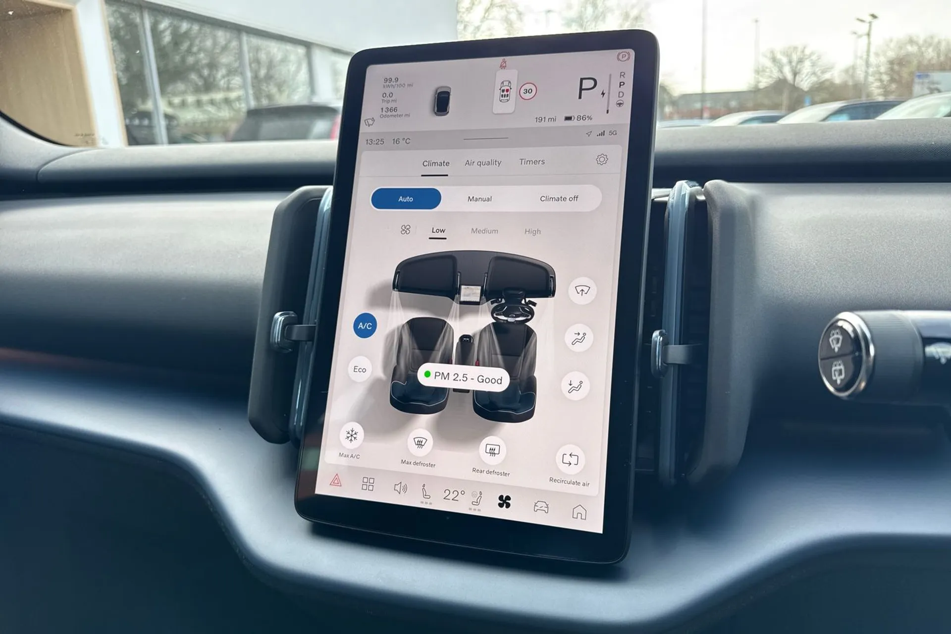 Volvo EX30 thumbnail image number 38