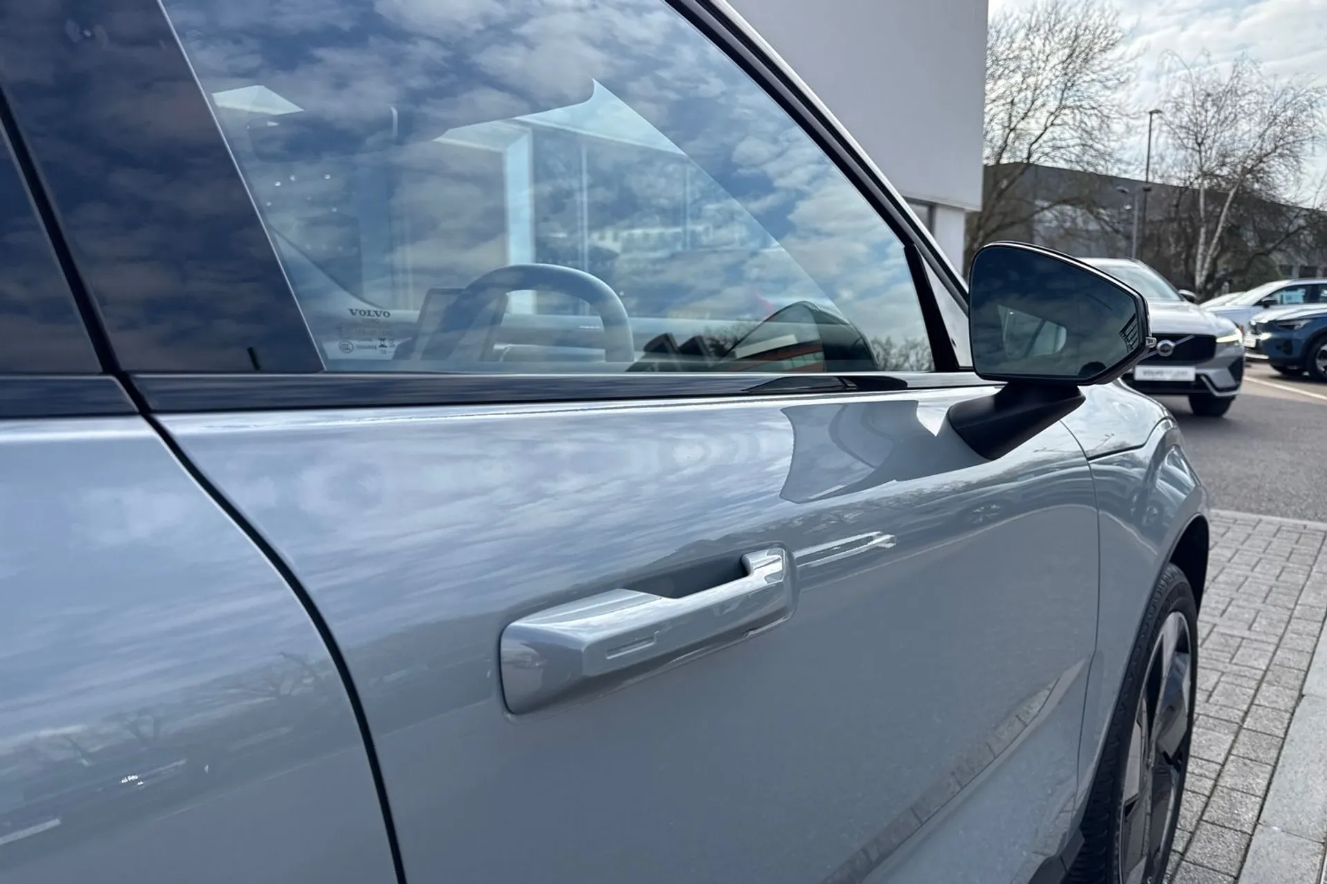 Volvo EX30 thumbnail image number 17