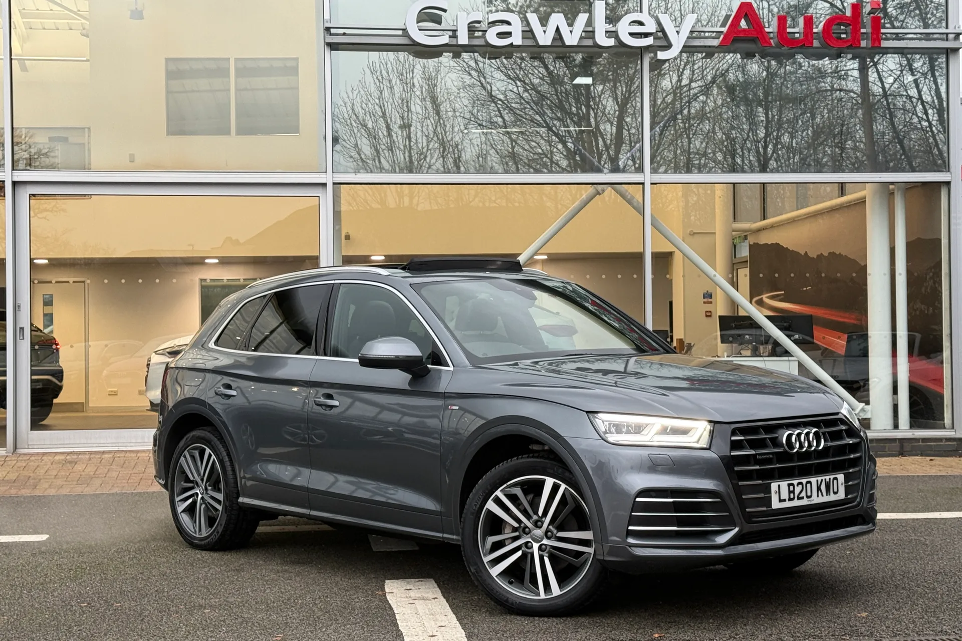 Audi Q5 focused image