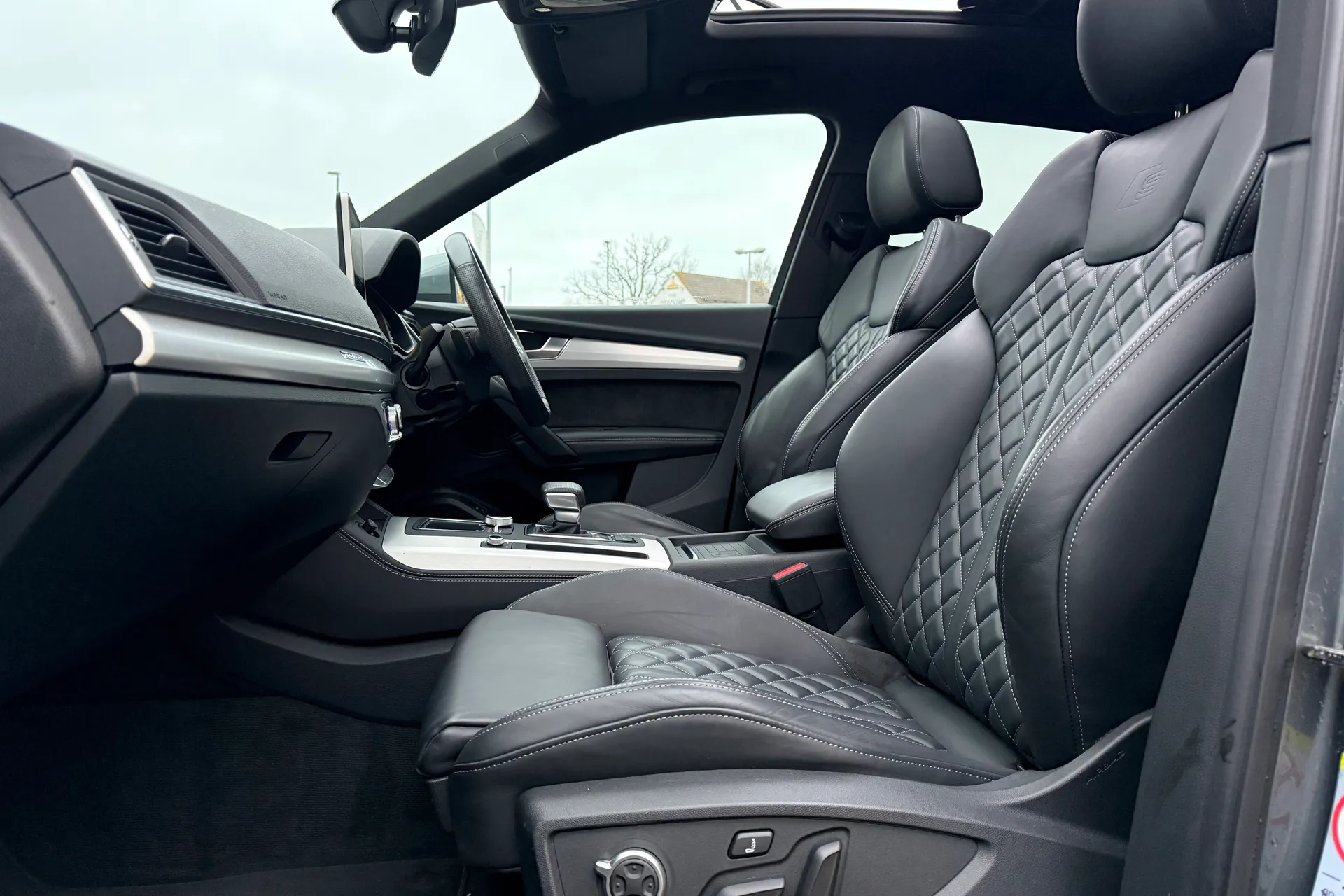 Audi Q5 thumbnail image number 20