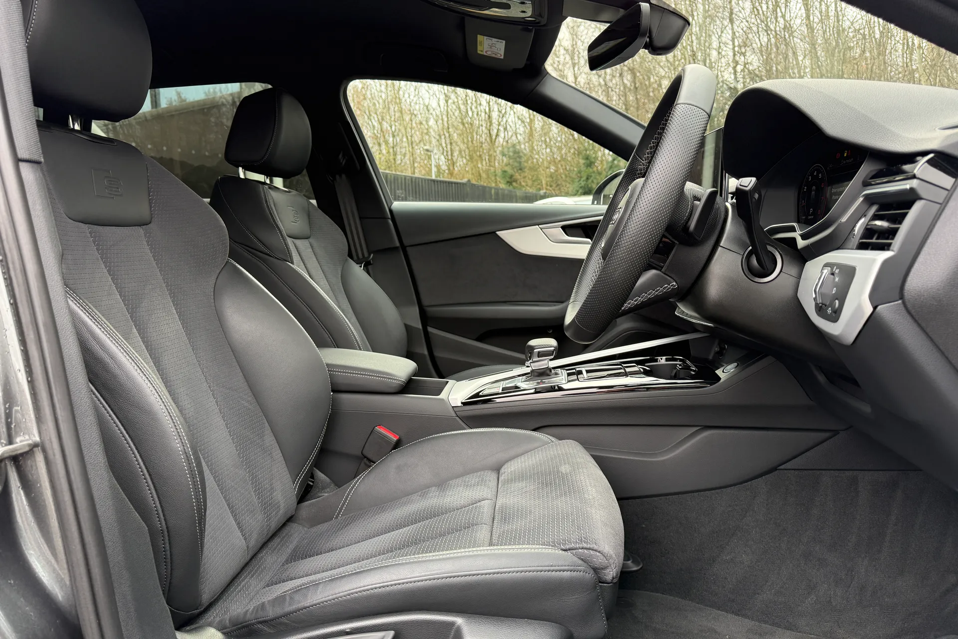 Audi A4 thumbnail image number 13