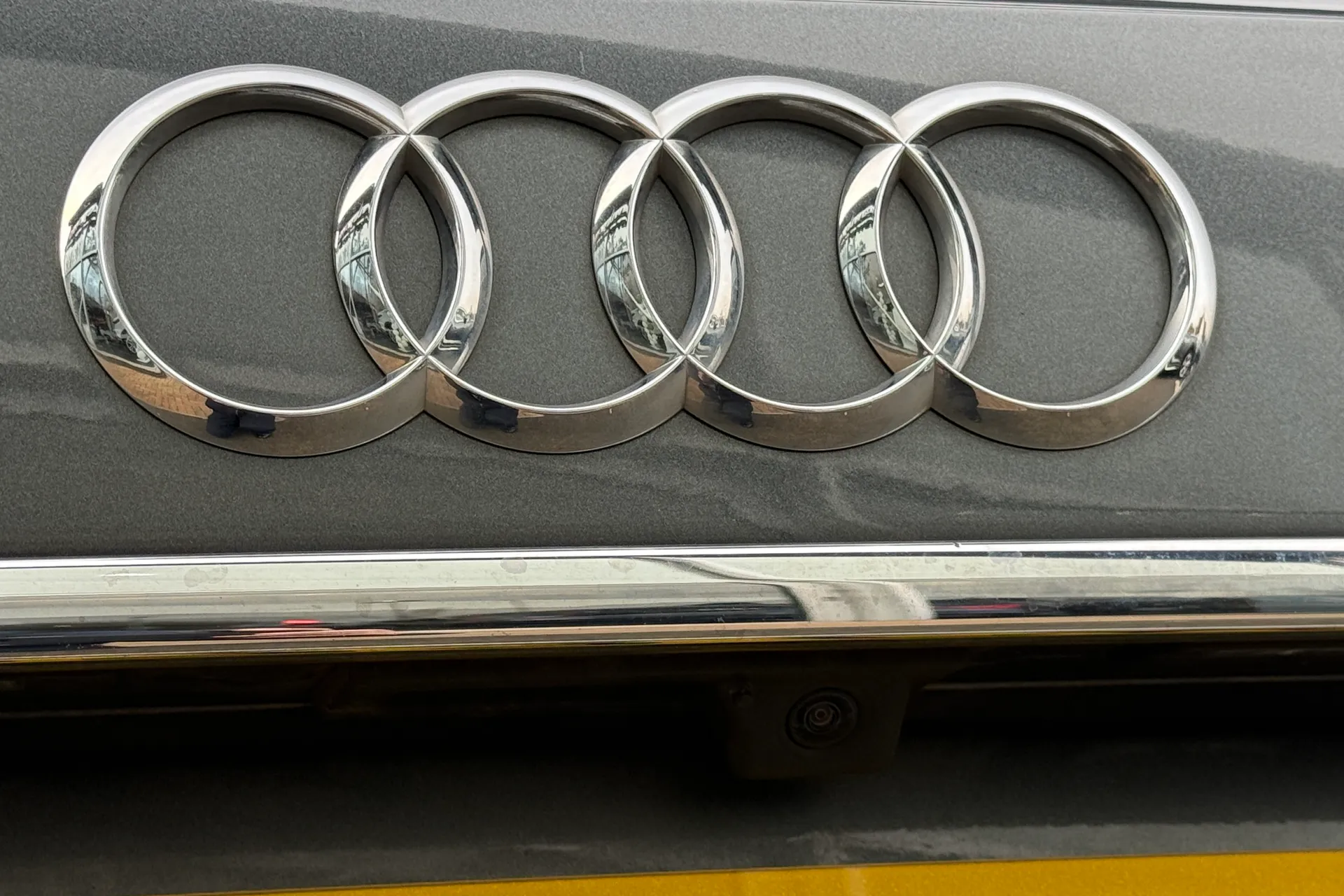 Audi A4 thumbnail image number 48