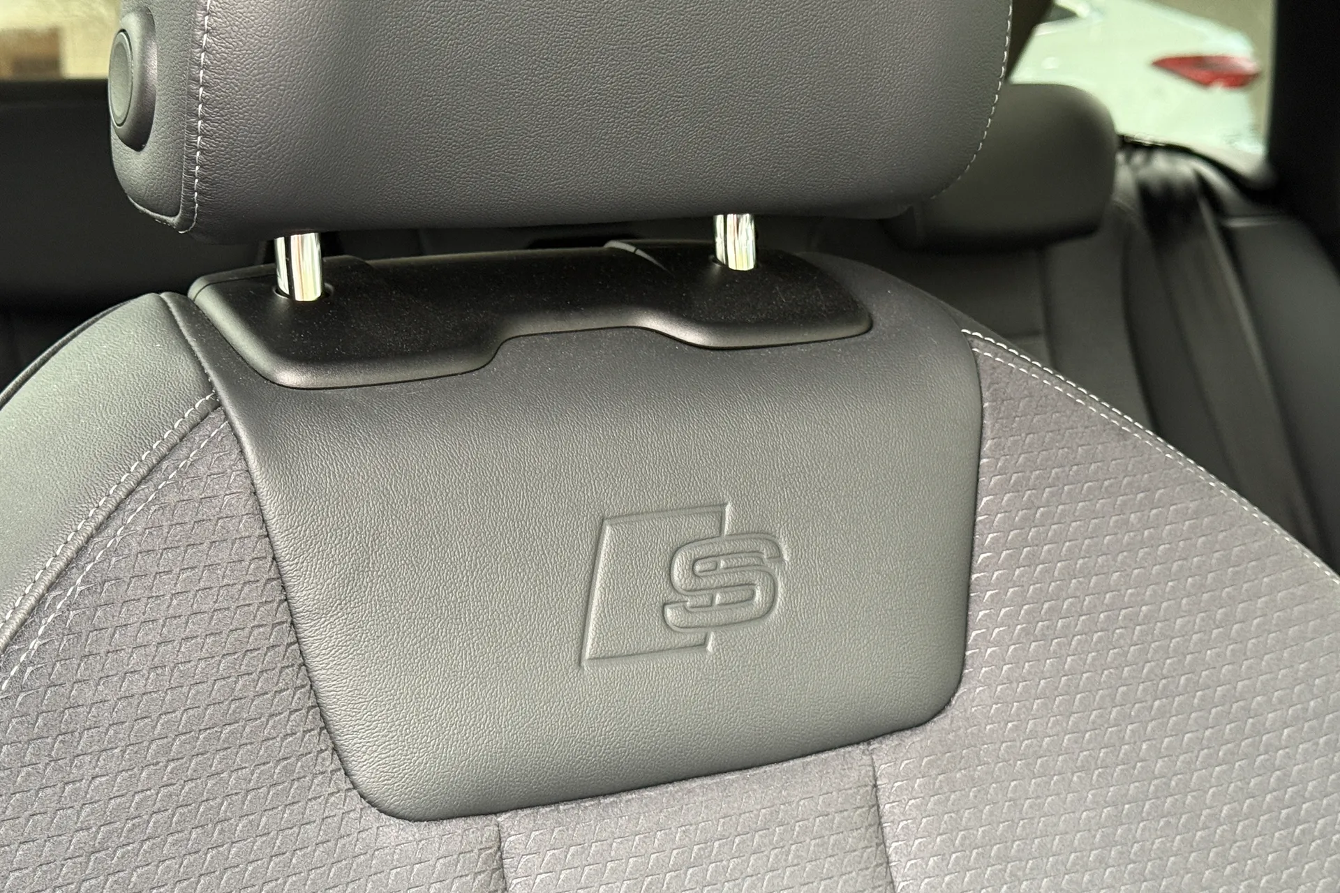 Audi A4 thumbnail image number 60