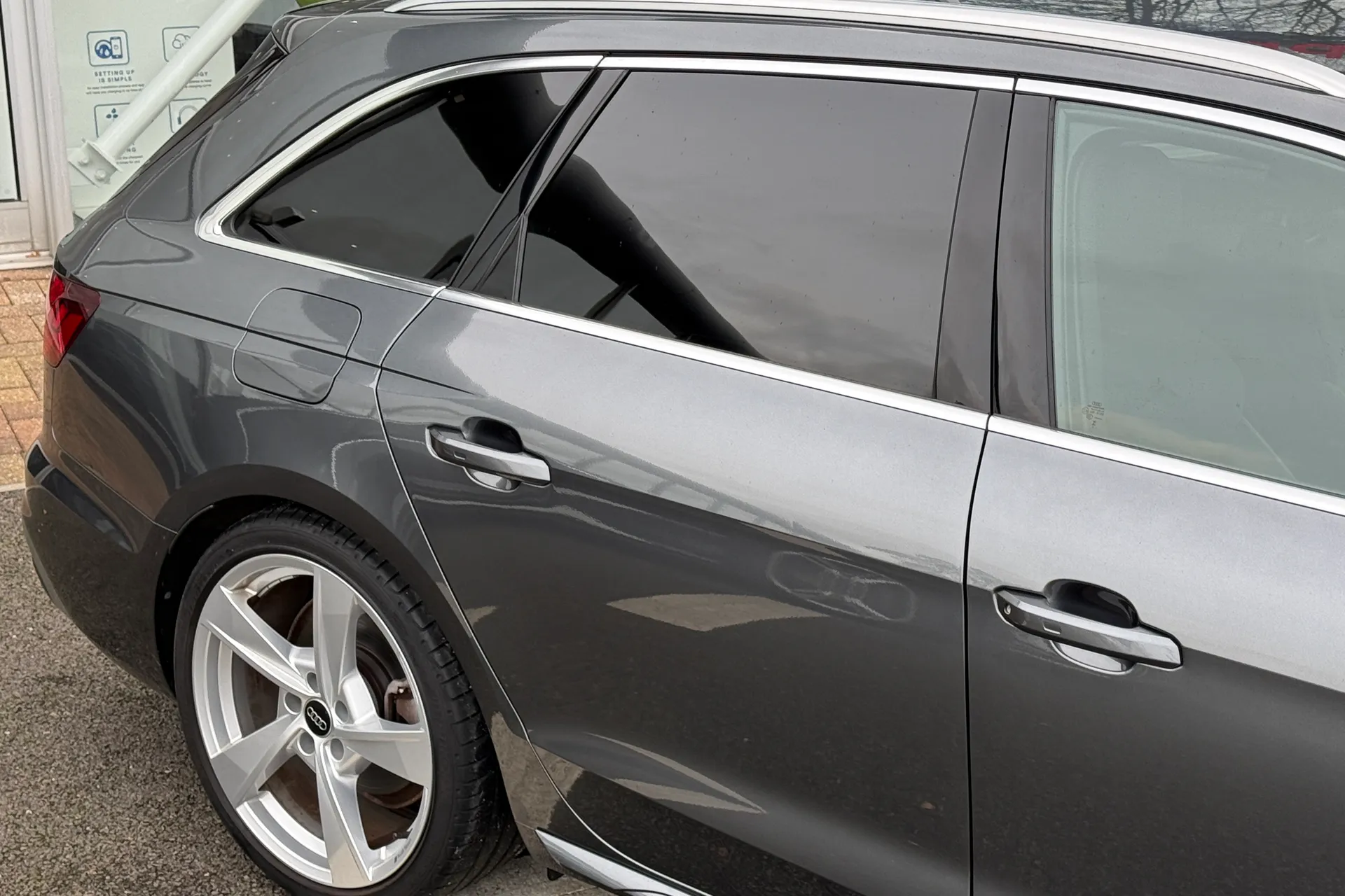 Audi A4 thumbnail image number 33