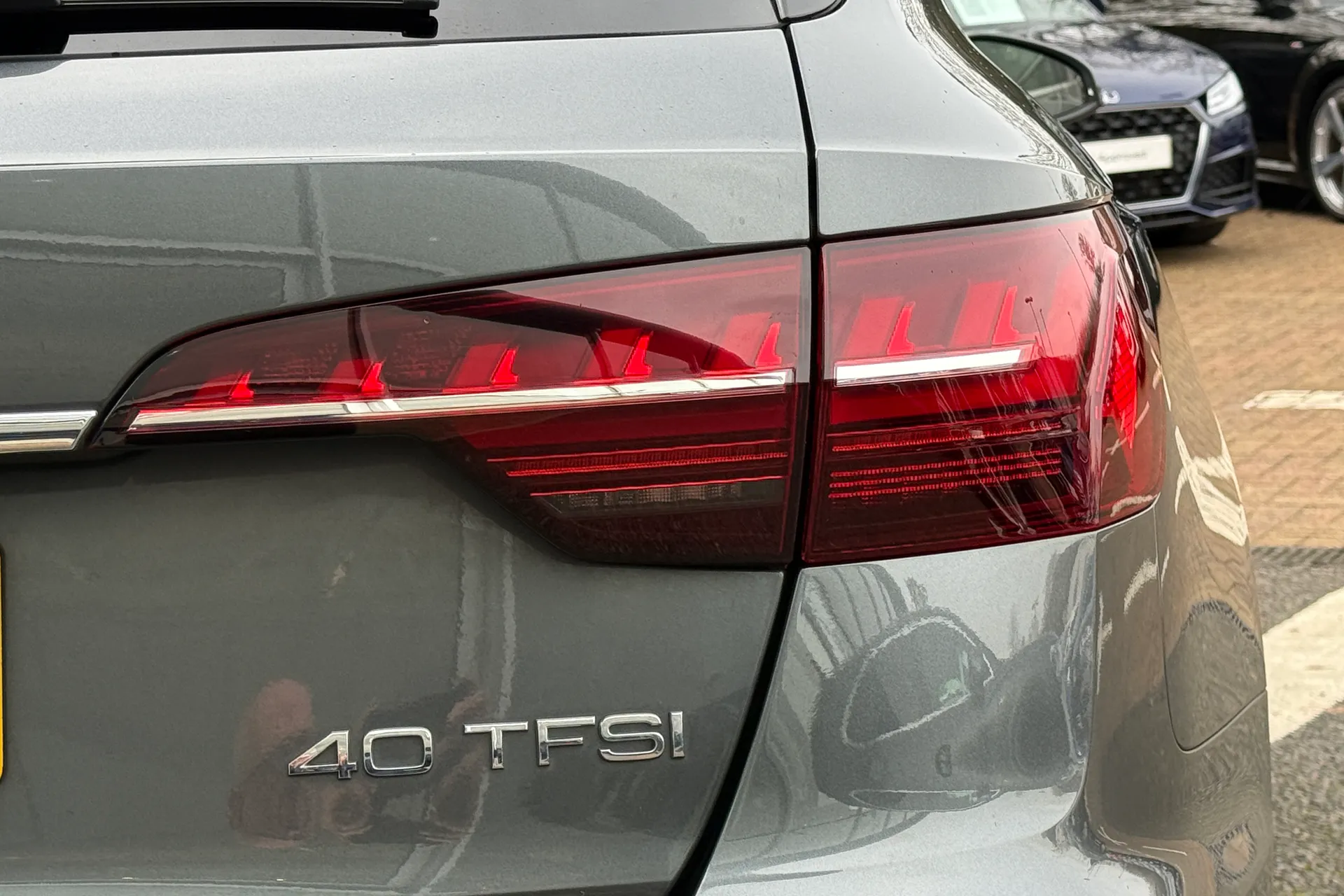 Audi A4 thumbnail image number 39