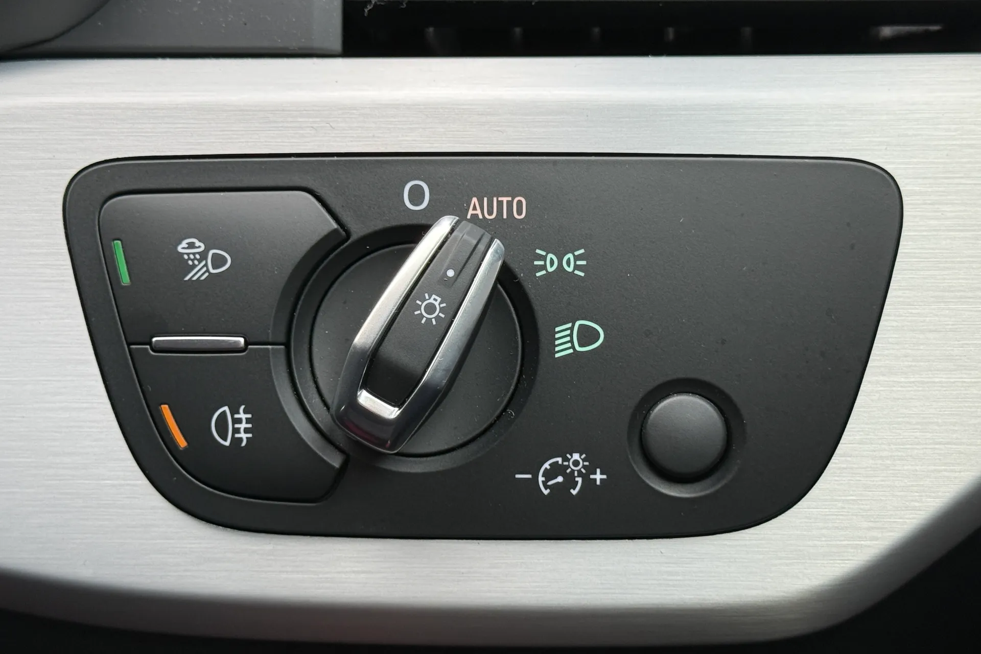 Audi A4 thumbnail image number 66