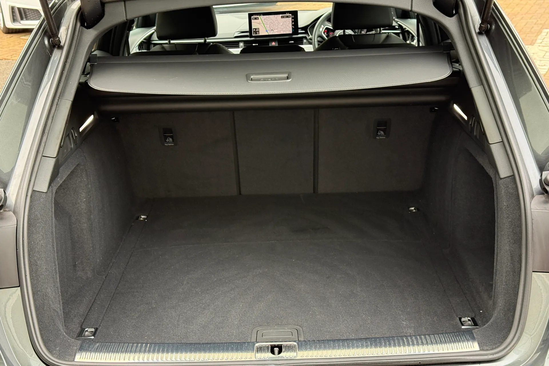 Audi A4 thumbnail image number 35