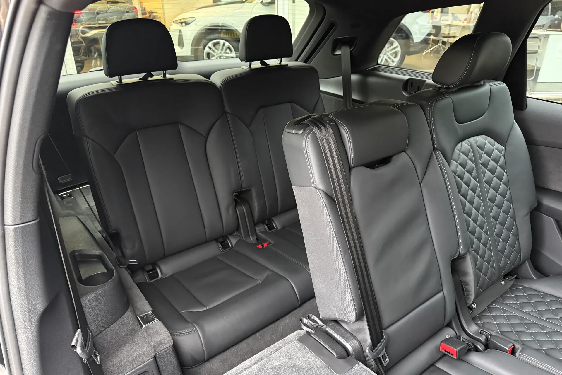Audi Q7 thumbnail image number 10