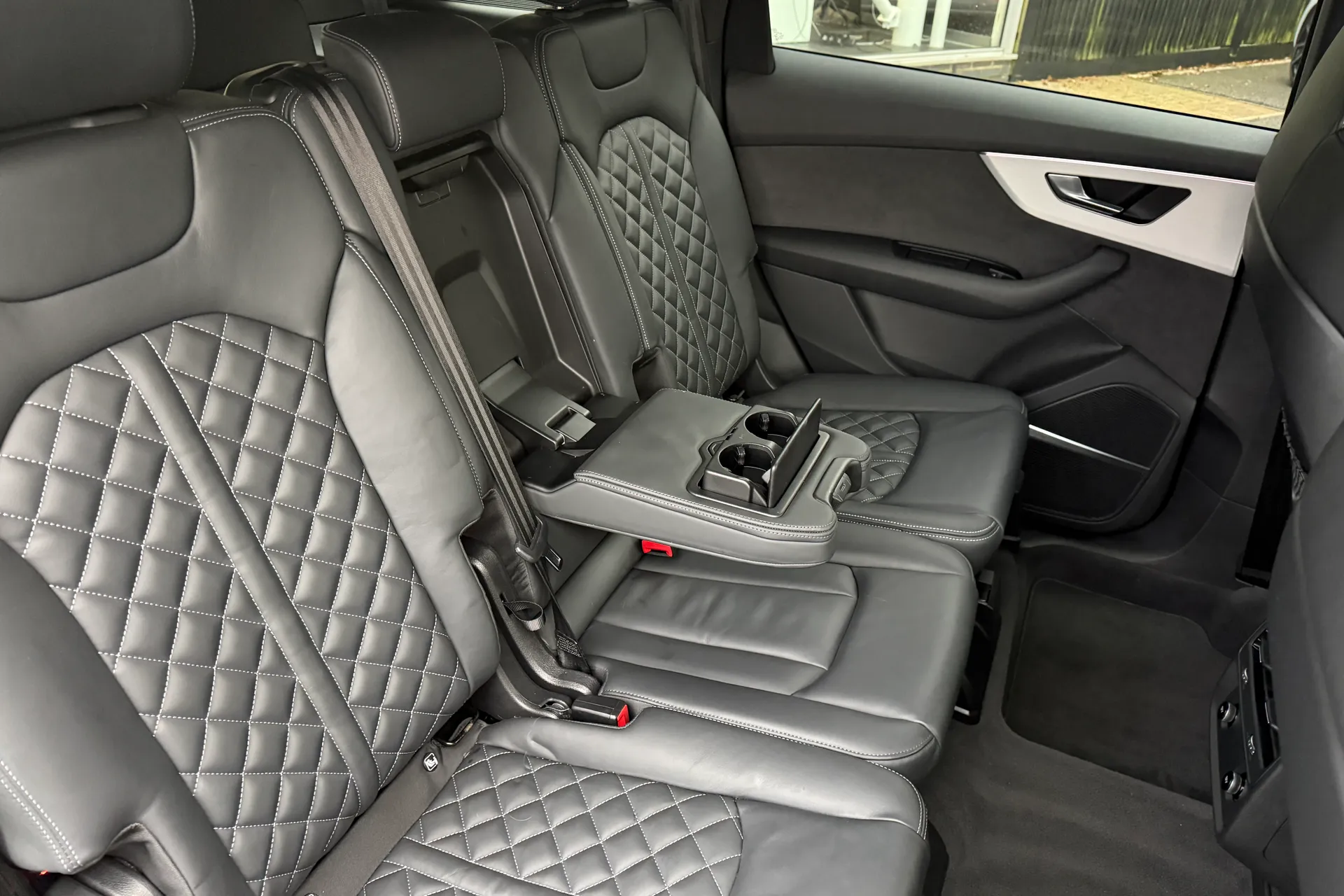 Audi Q7 thumbnail image number 36