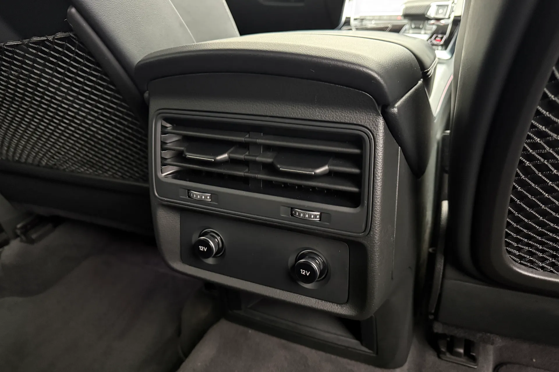 Audi Q7 thumbnail image number 38