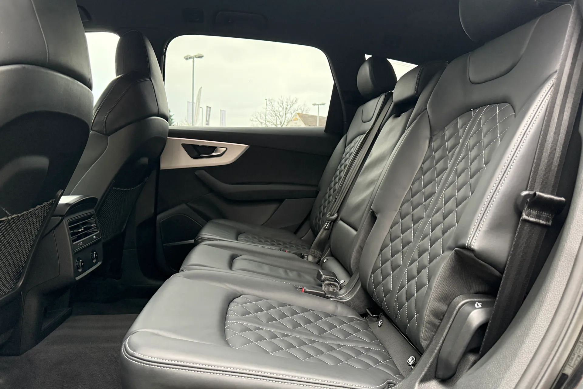 Audi Q7 thumbnail image number 20