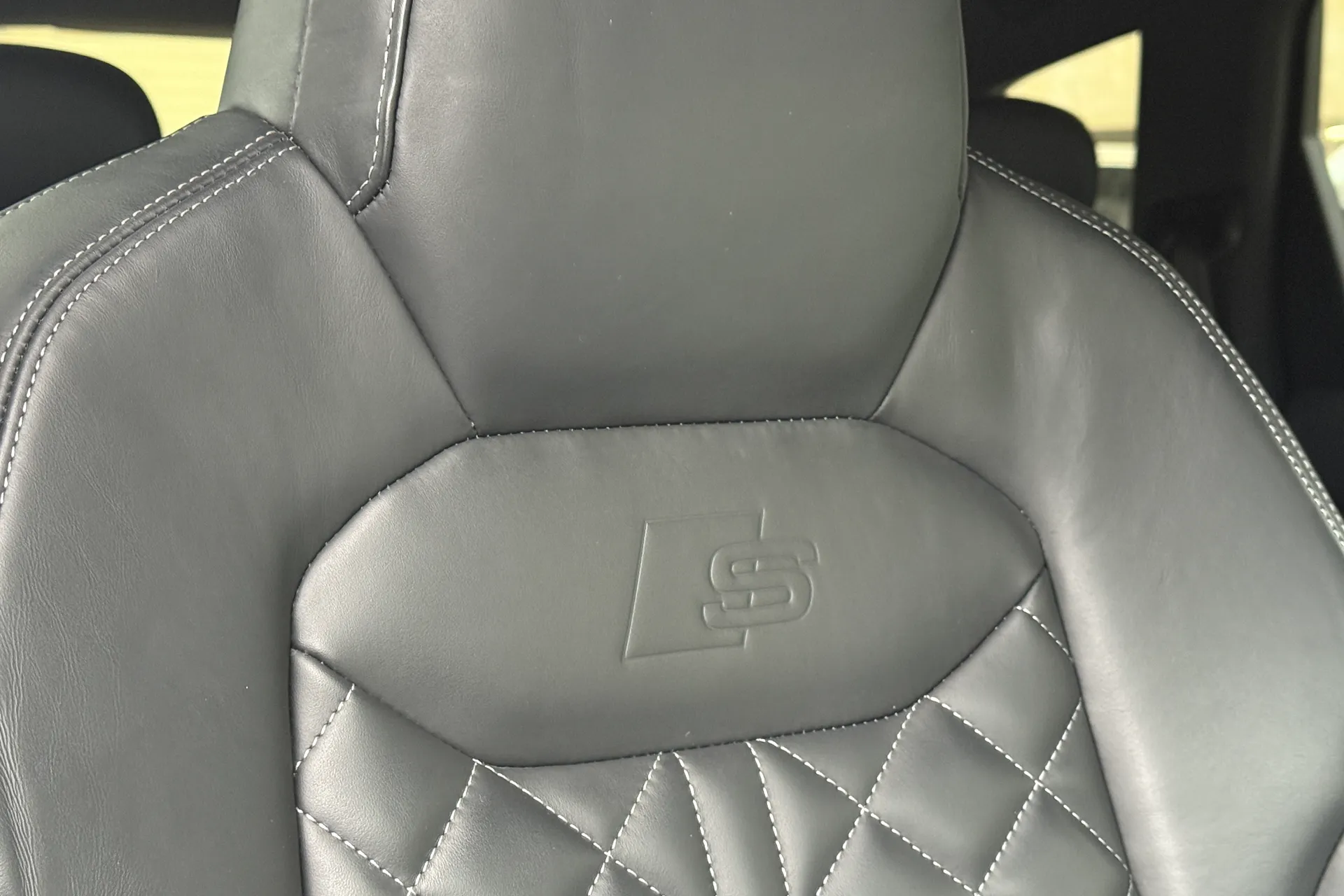 Audi Q7 thumbnail image number 44