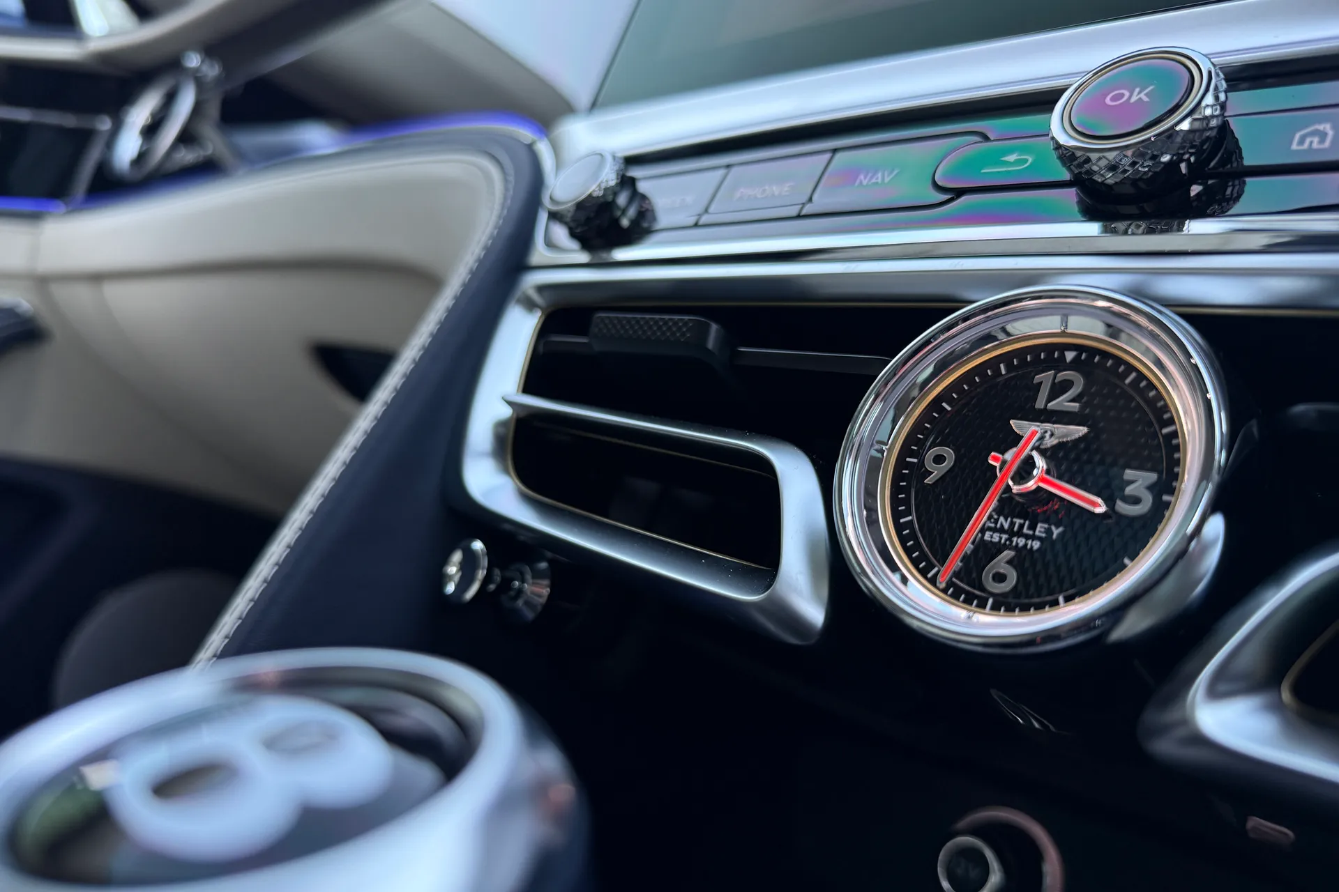 Bentley FLYING SPUR thumbnail image number 58