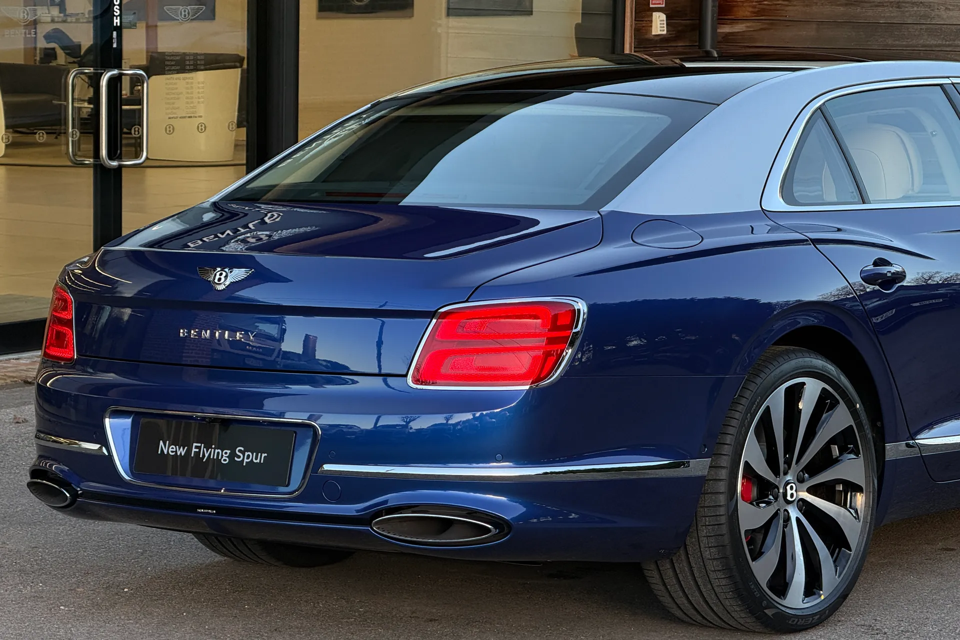 Bentley FLYING SPUR thumbnail image number 12