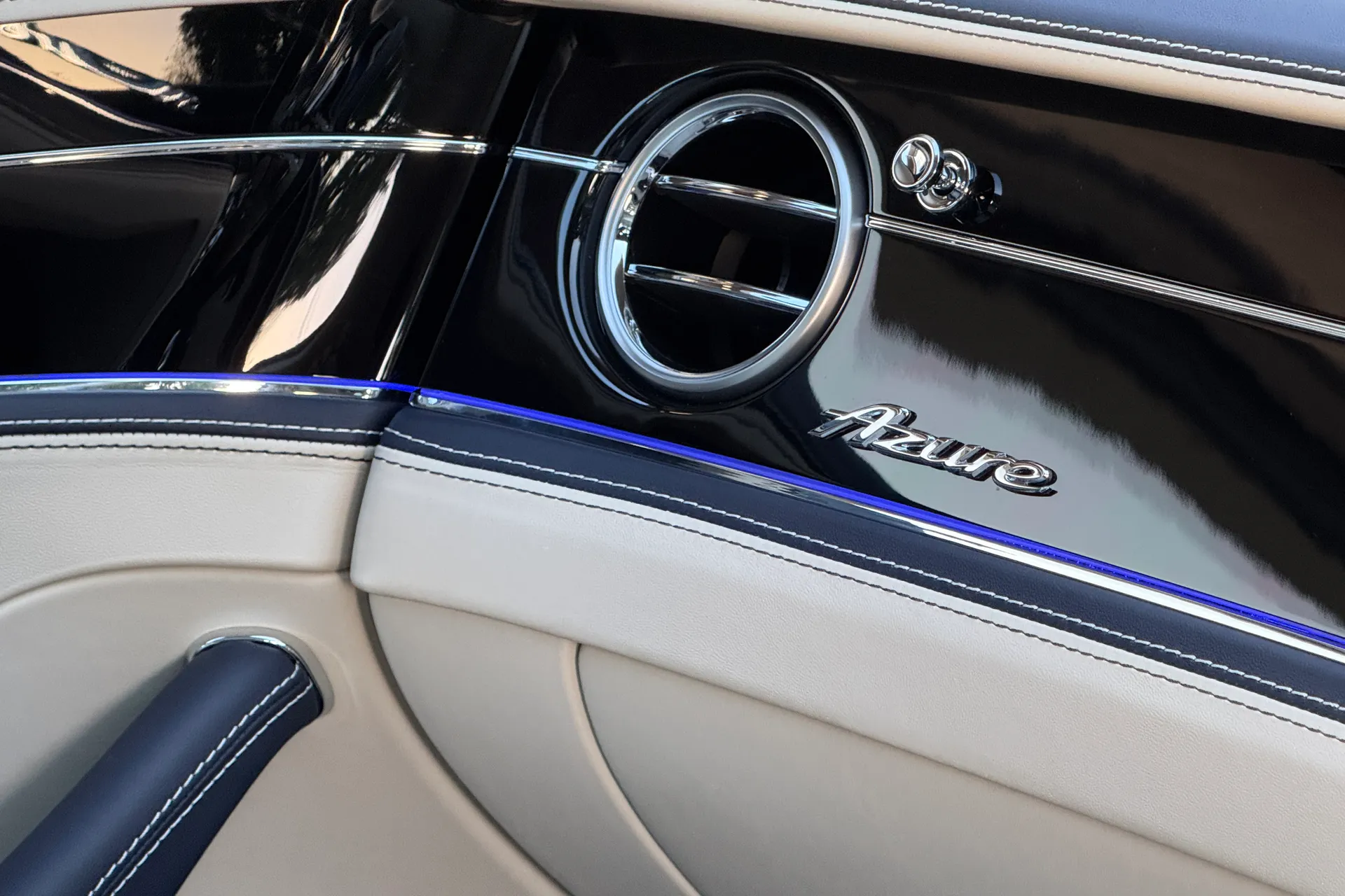 Bentley FLYING SPUR thumbnail image number 37