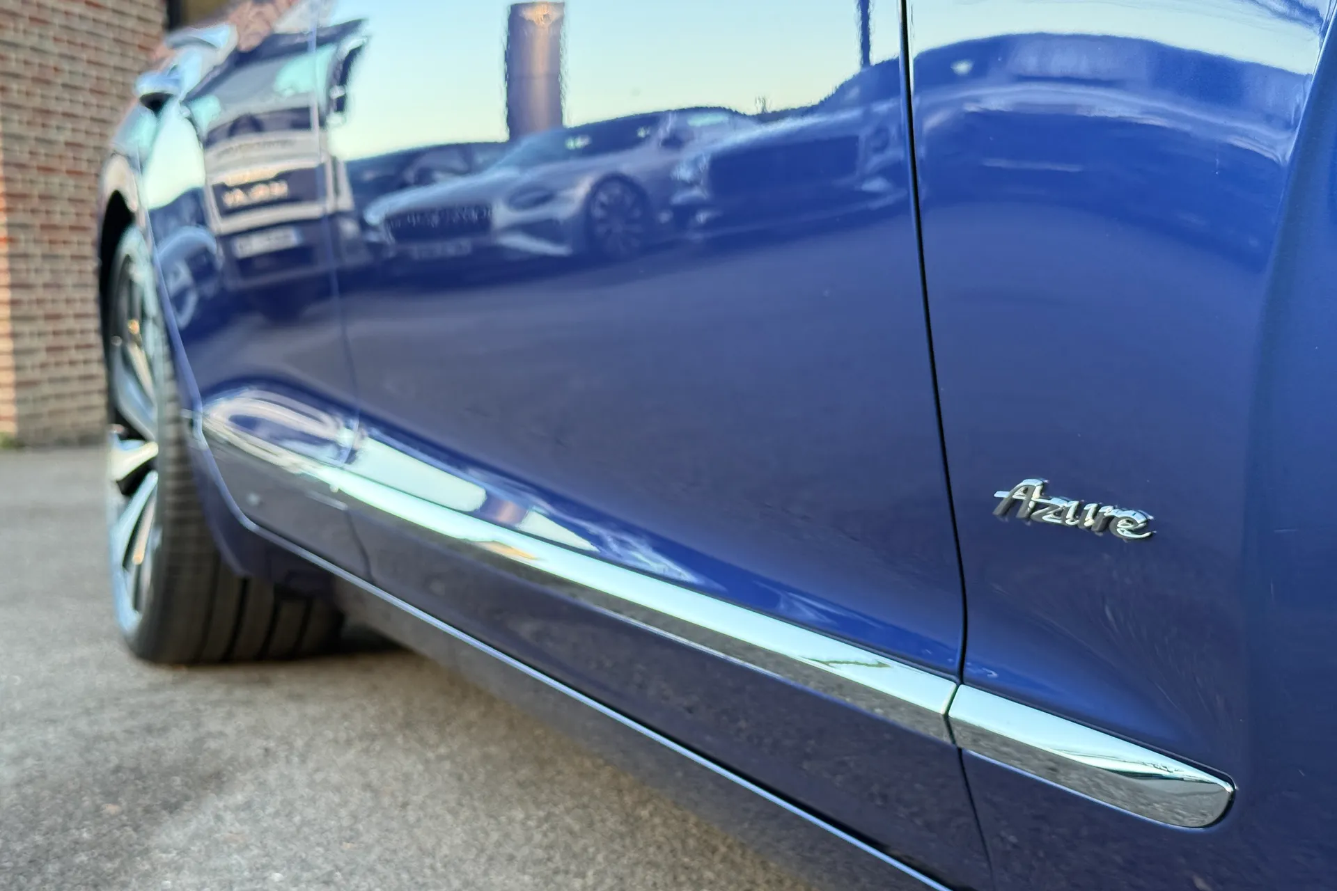 Bentley FLYING SPUR thumbnail image number 4