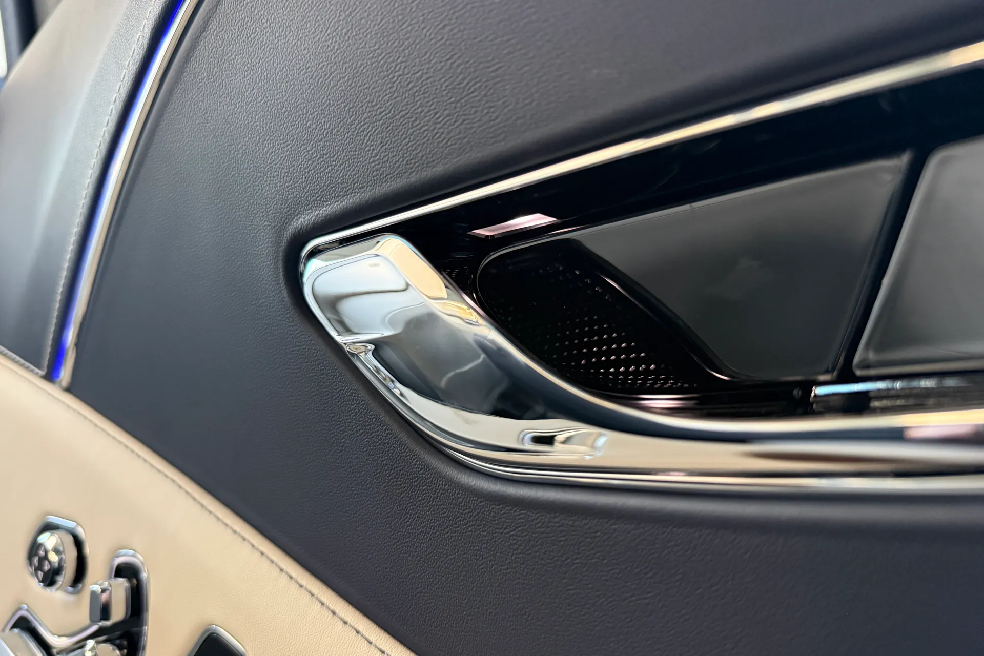 Bentley FLYING SPUR thumbnail image number 42