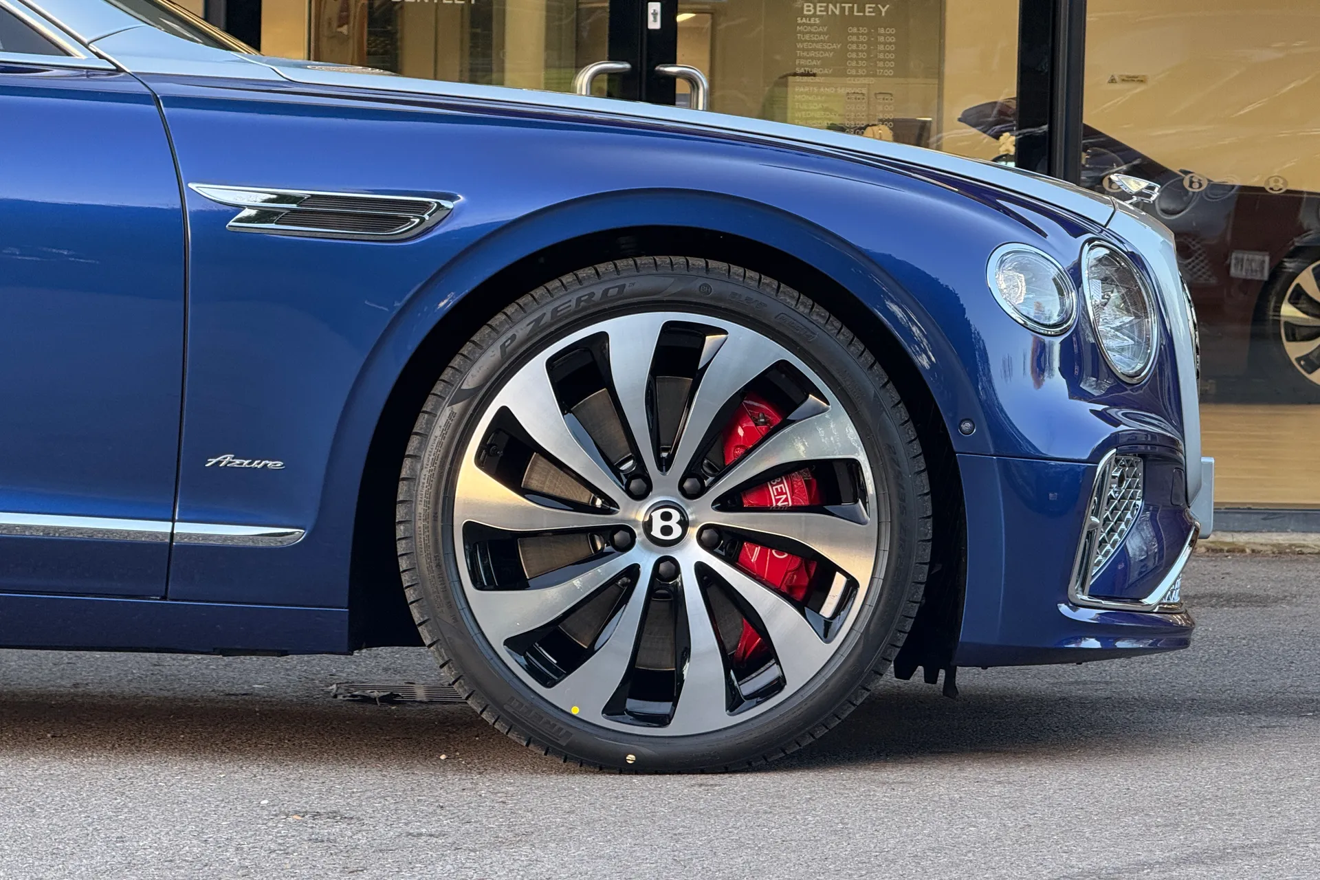 Bentley FLYING SPUR thumbnail image number 14