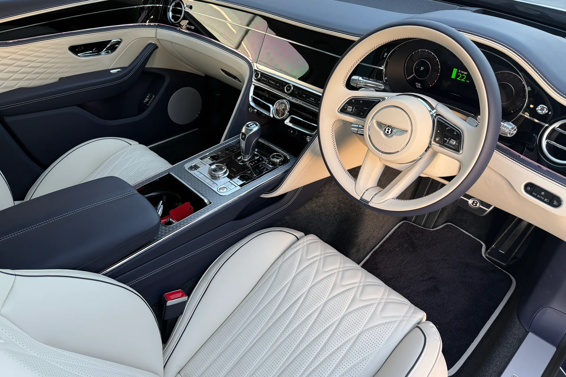 Bentley FLYING SPUR thumbnail image number 18