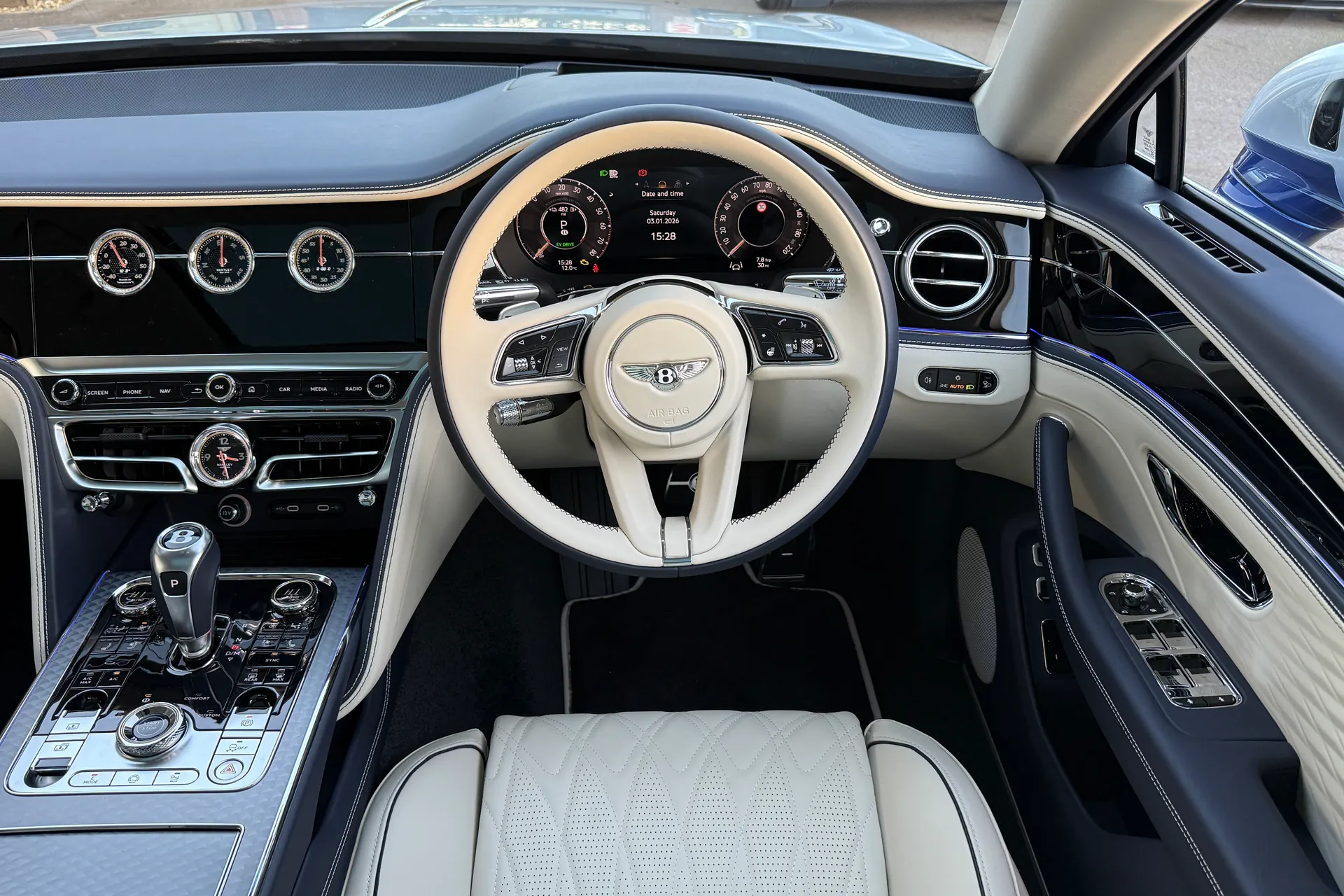 Bentley FLYING SPUR thumbnail image number 32