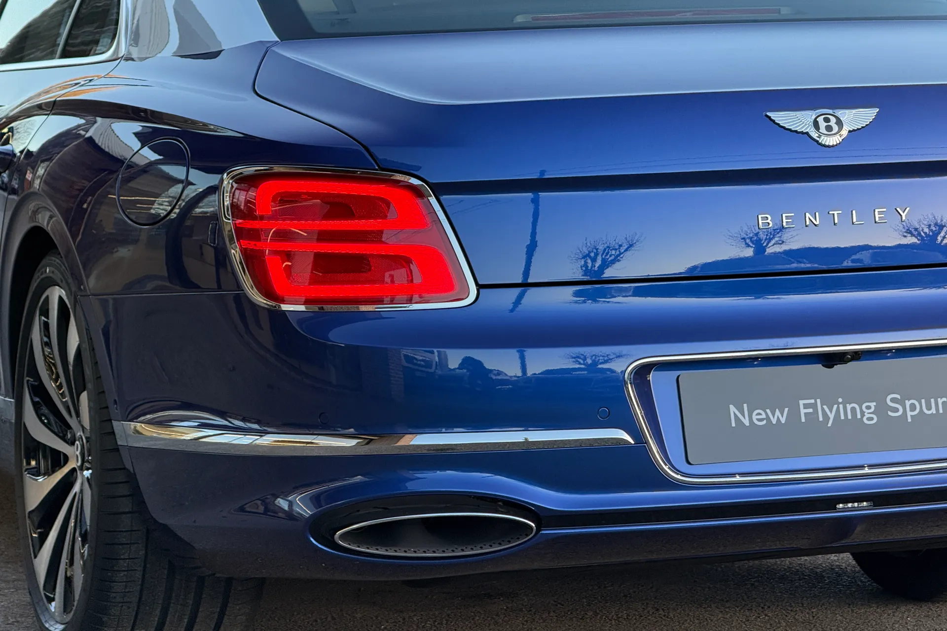 Bentley FLYING SPUR thumbnail image number 11