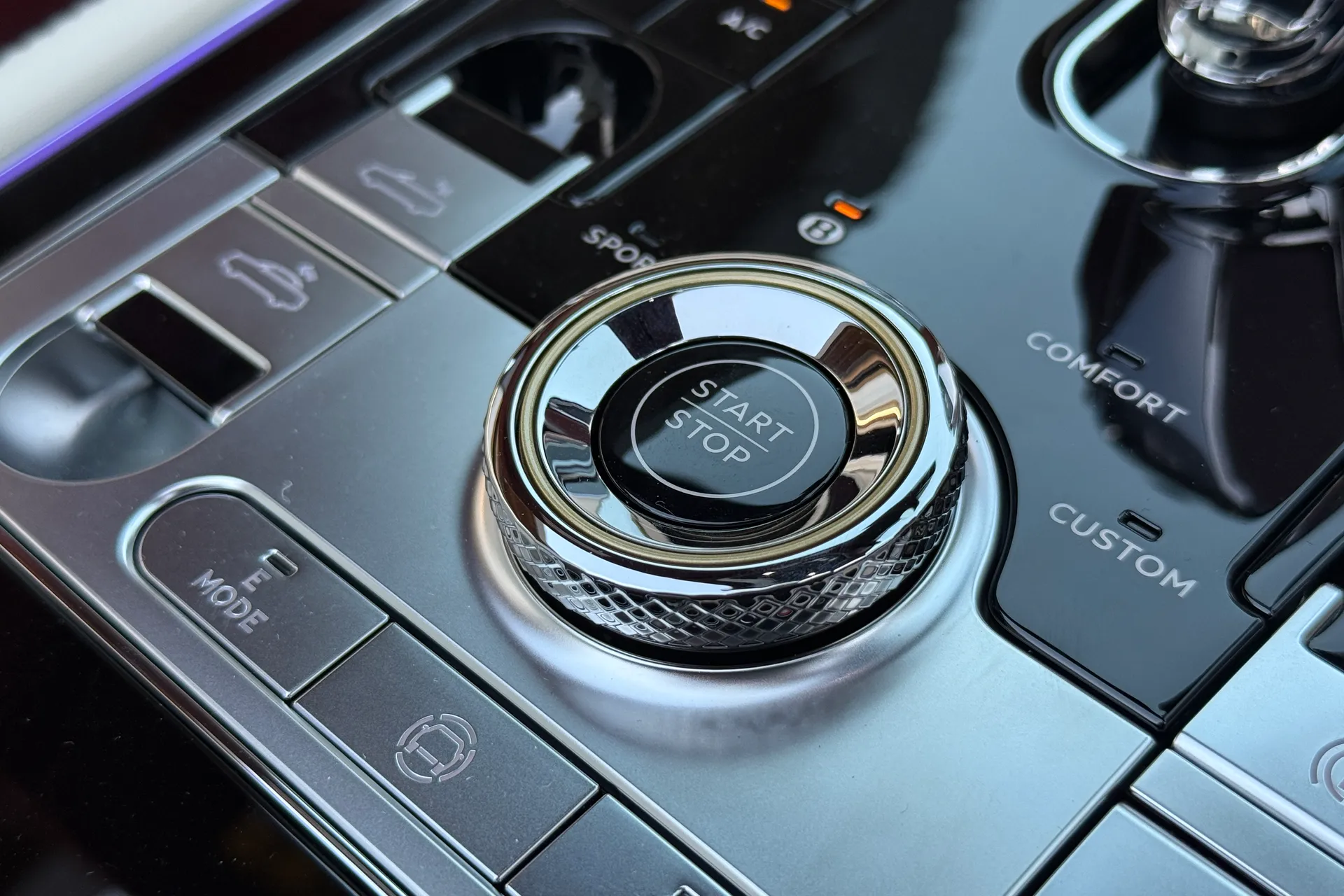 Bentley CONTINENTAL GTC thumbnail image number 26