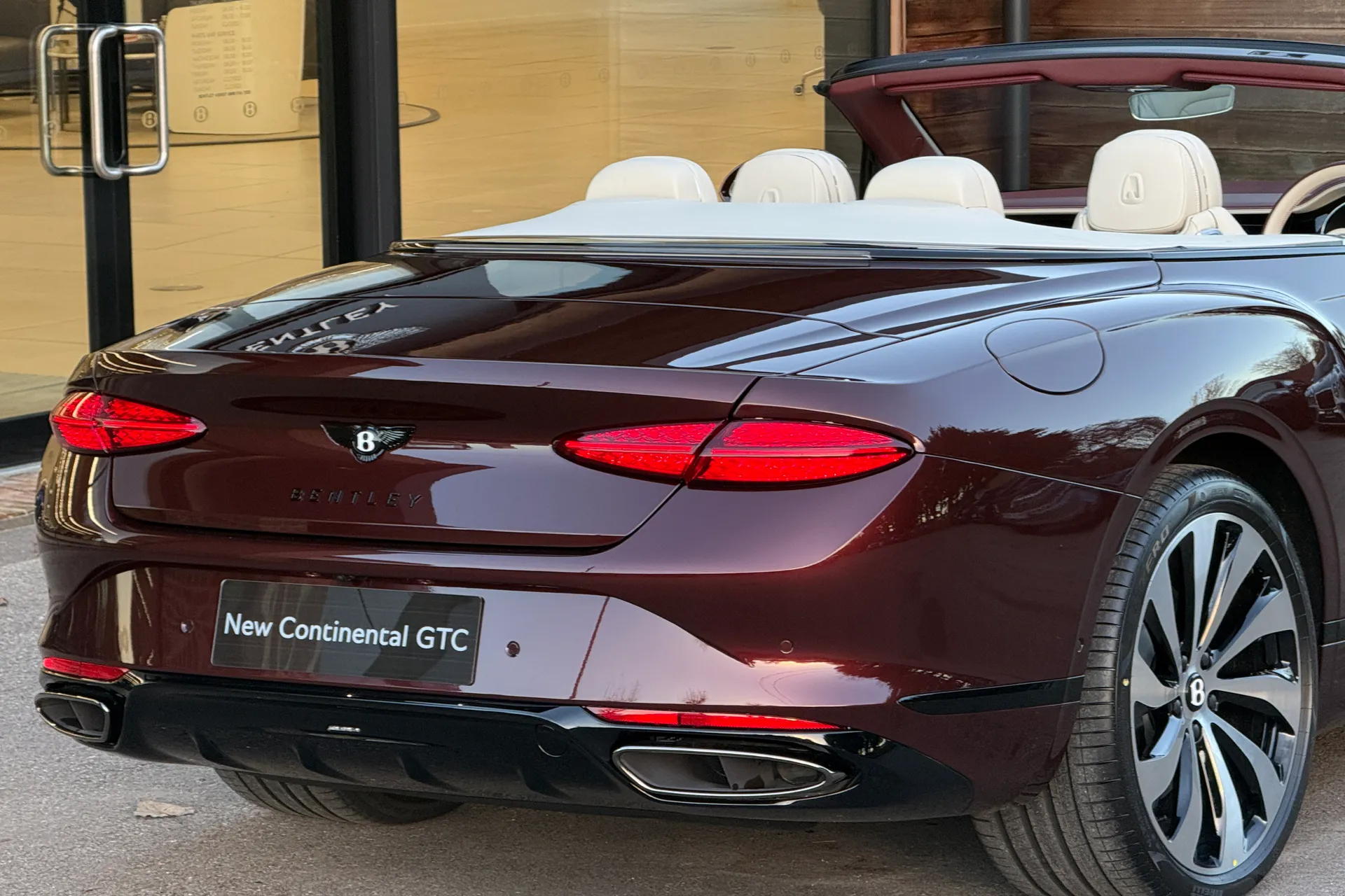 Bentley CONTINENTAL GTC thumbnail image number 8