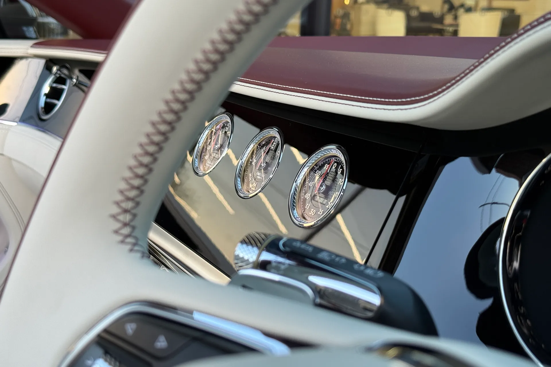 Bentley CONTINENTAL GTC thumbnail image number 22