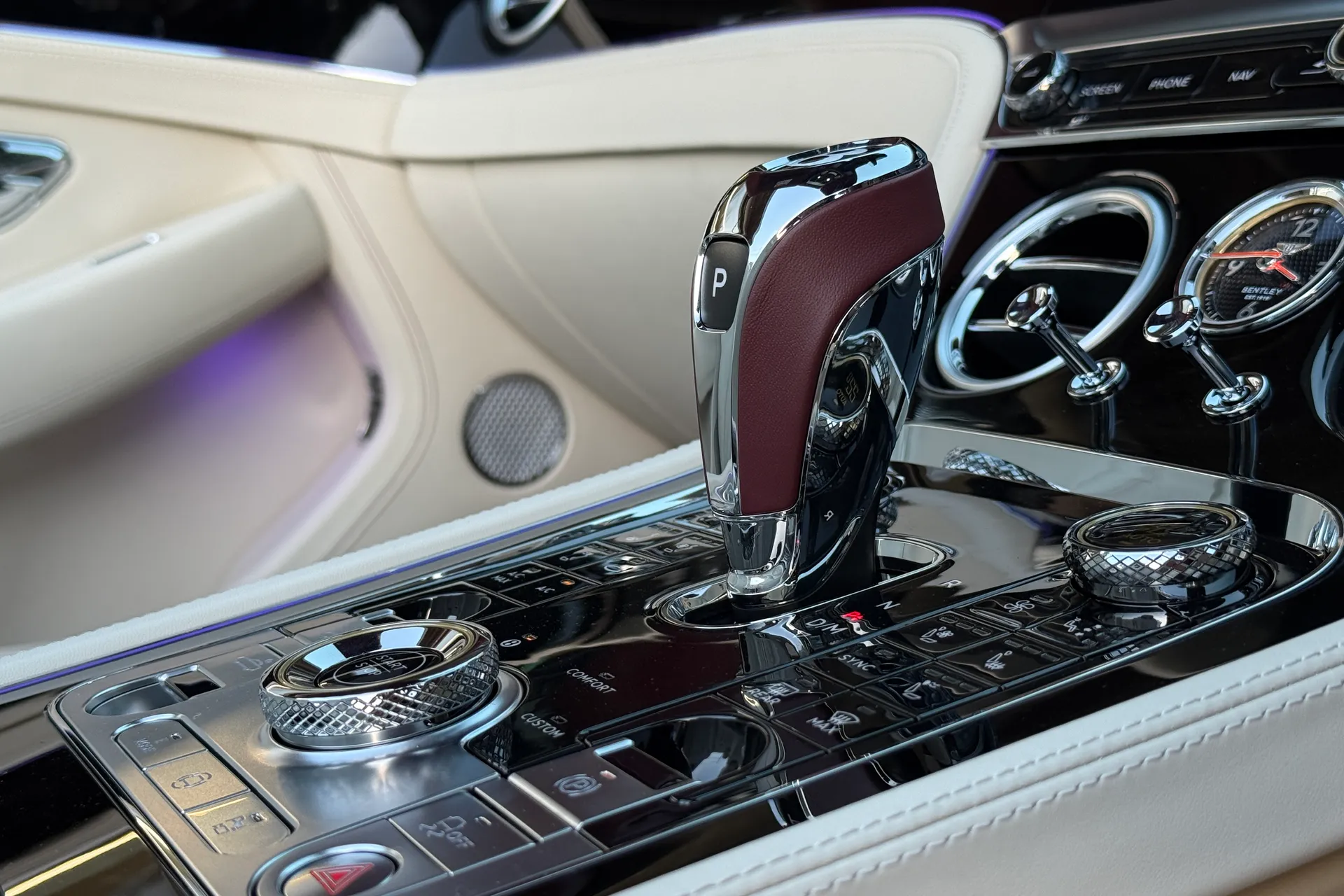 Bentley CONTINENTAL GTC thumbnail image number 21