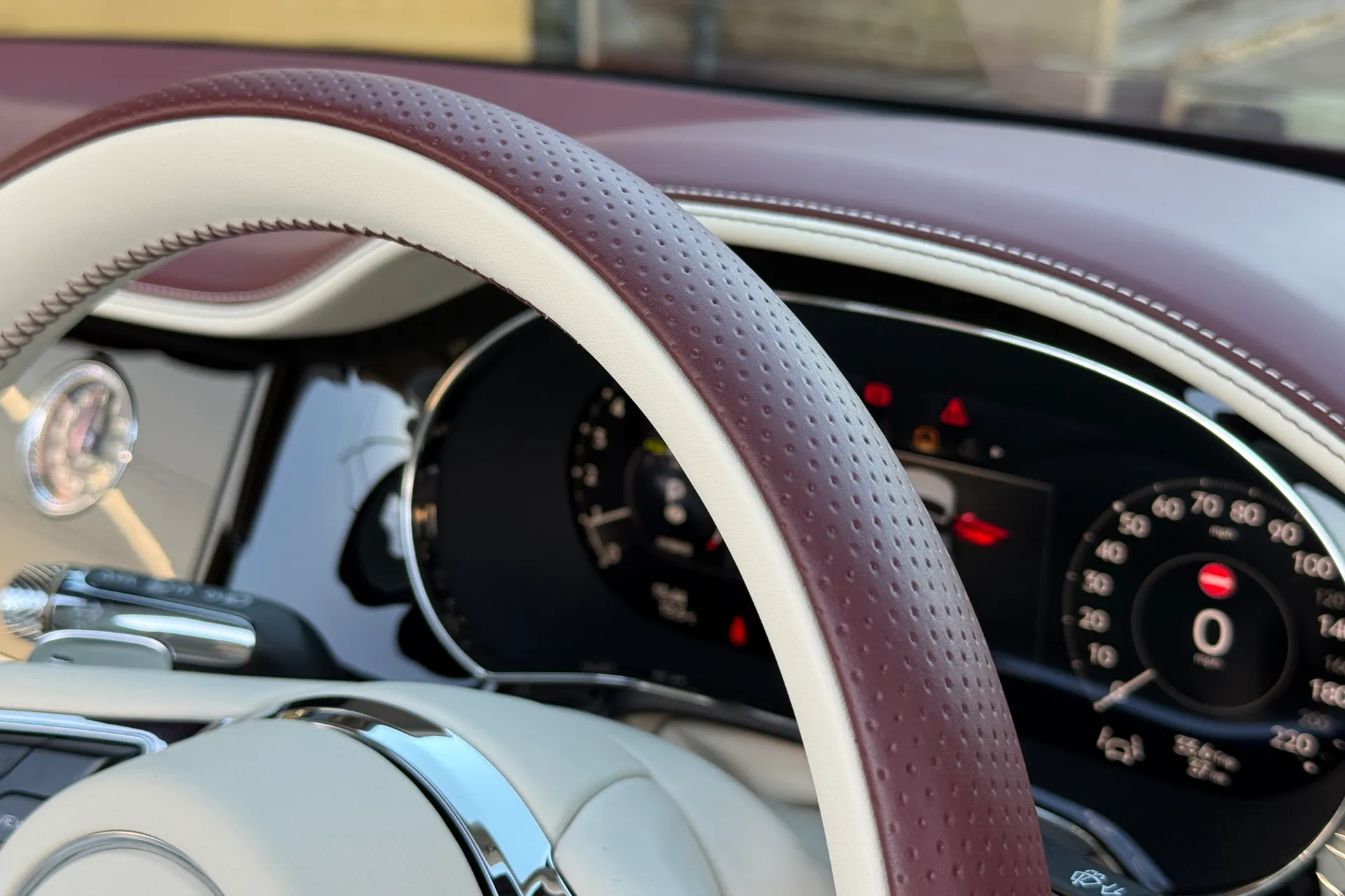 Bentley CONTINENTAL GTC thumbnail image number 23