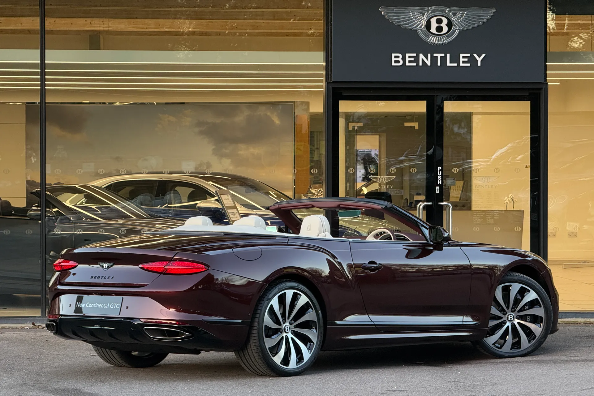 Bentley CONTINENTAL GTC thumbnail image number 29