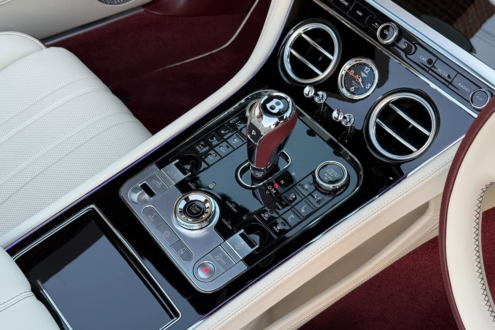 Bentley CONTINENTAL GTC thumbnail image number 19