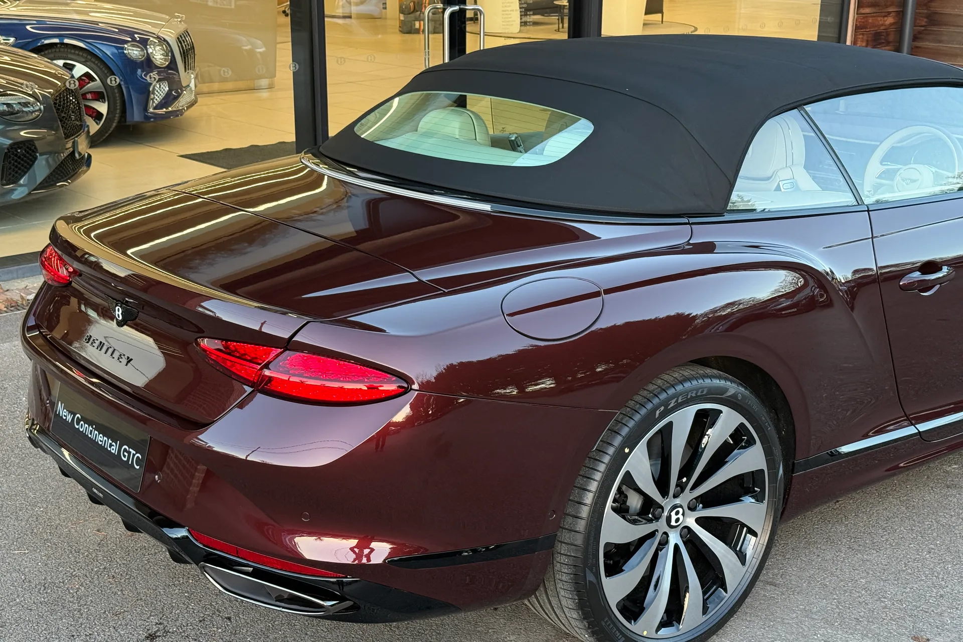 Bentley CONTINENTAL GTC thumbnail image number 33