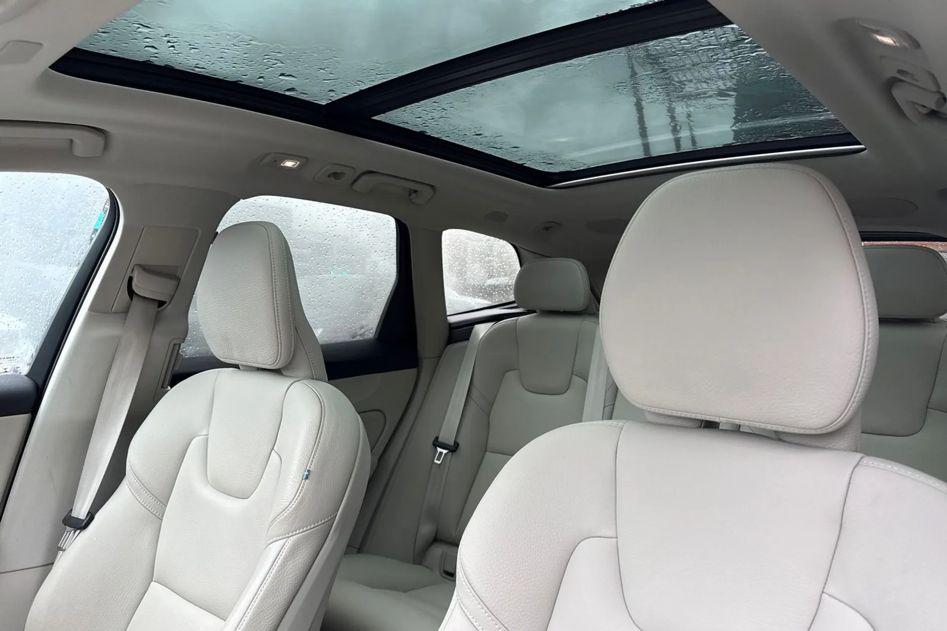 Volvo XC60 thumbnail image number 29