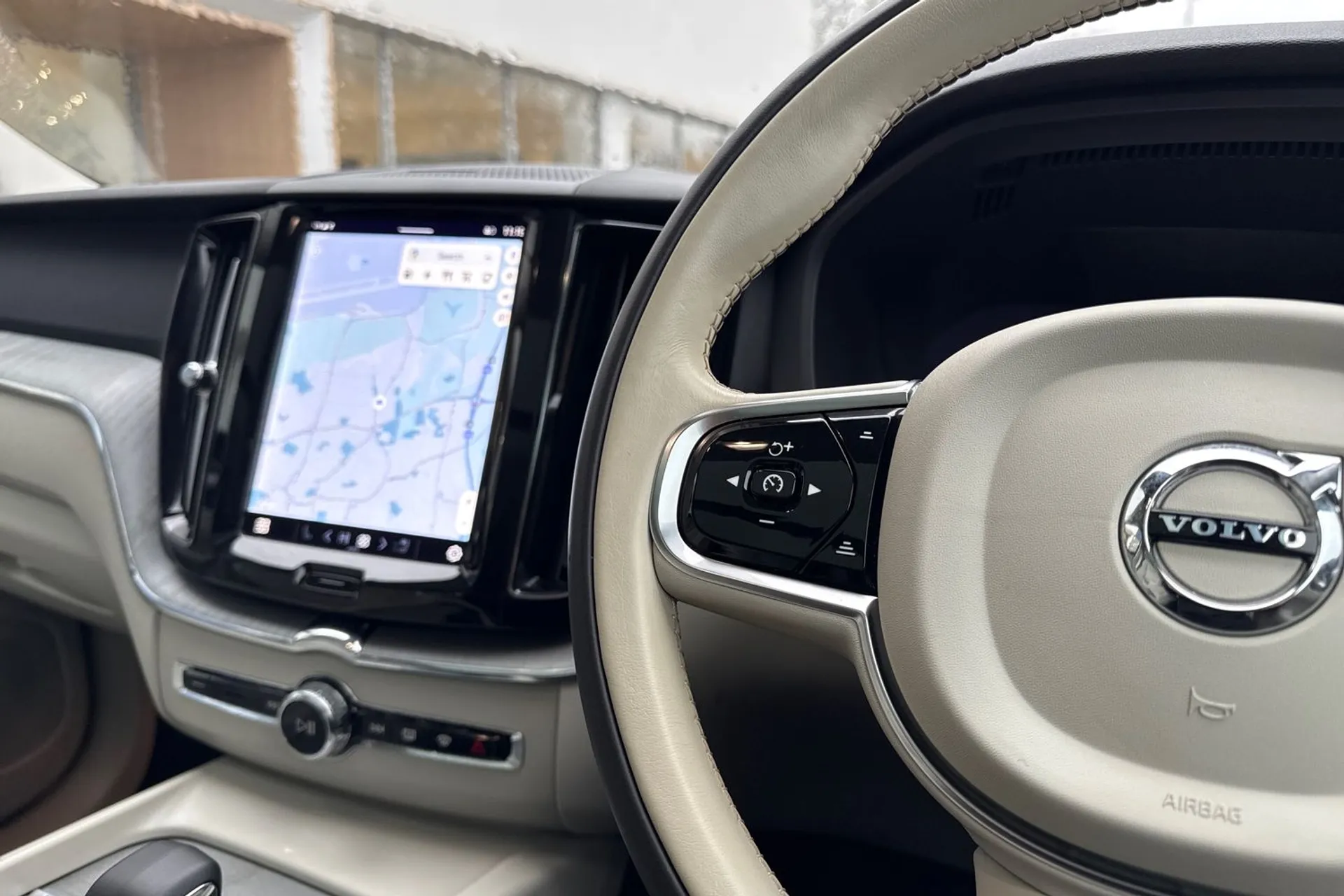 Volvo XC60 thumbnail image number 36