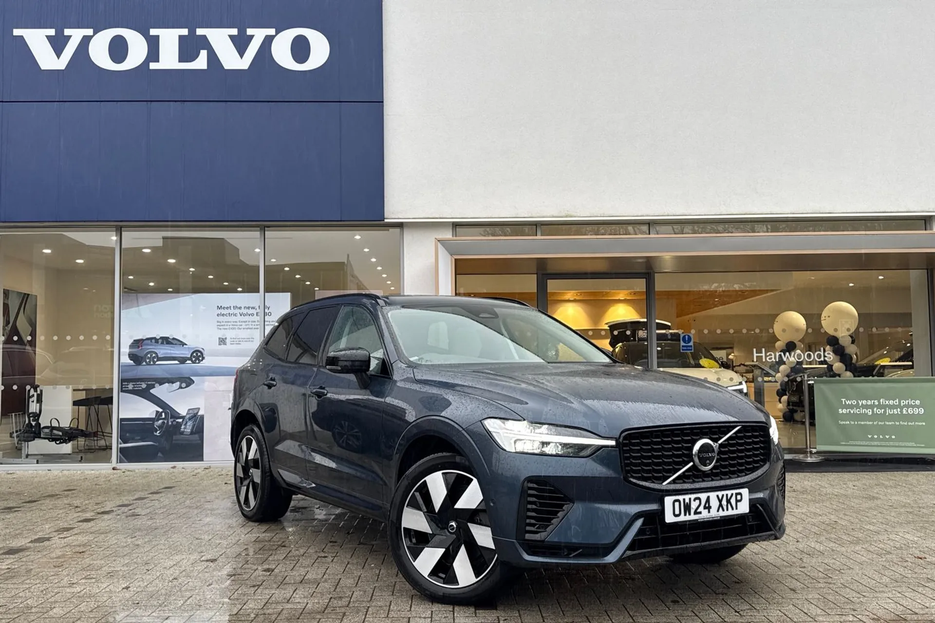 Volvo XC60 focused image